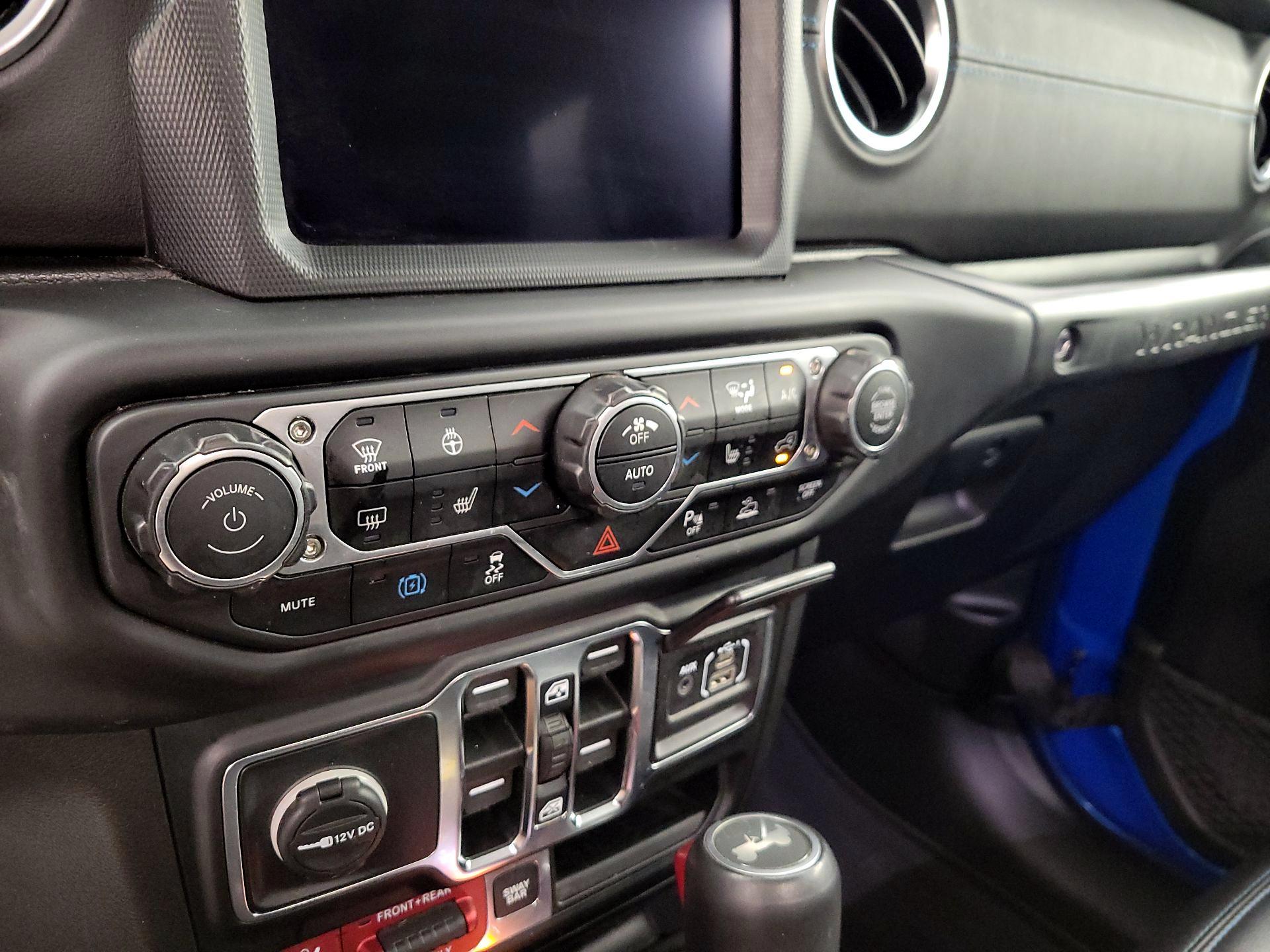 Thumbnail: 2022 Jeep Wrangler - 17