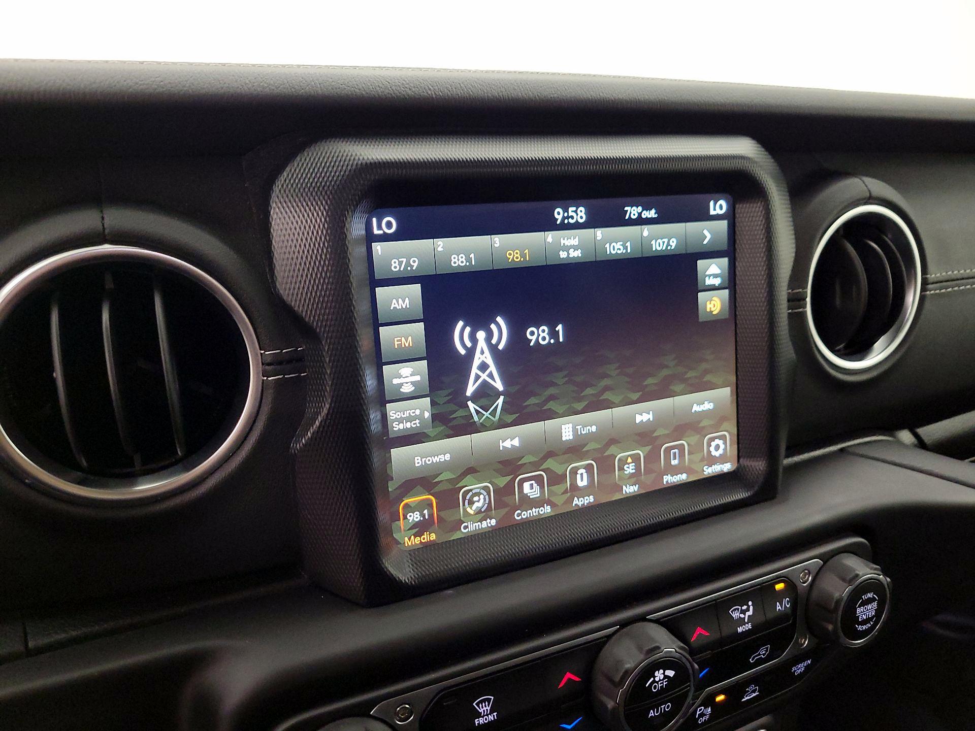 Thumbnail: 2021 Jeep Gladiator - 16