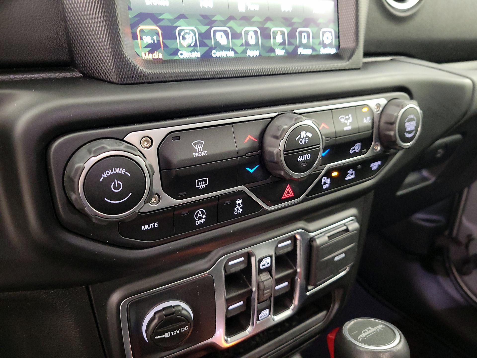Thumbnail: 2021 Jeep Gladiator - 17