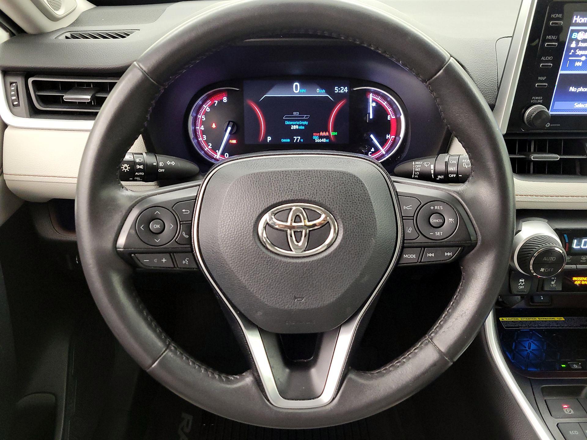 Thumbnail: 2020 Toyota RAV4 - 10