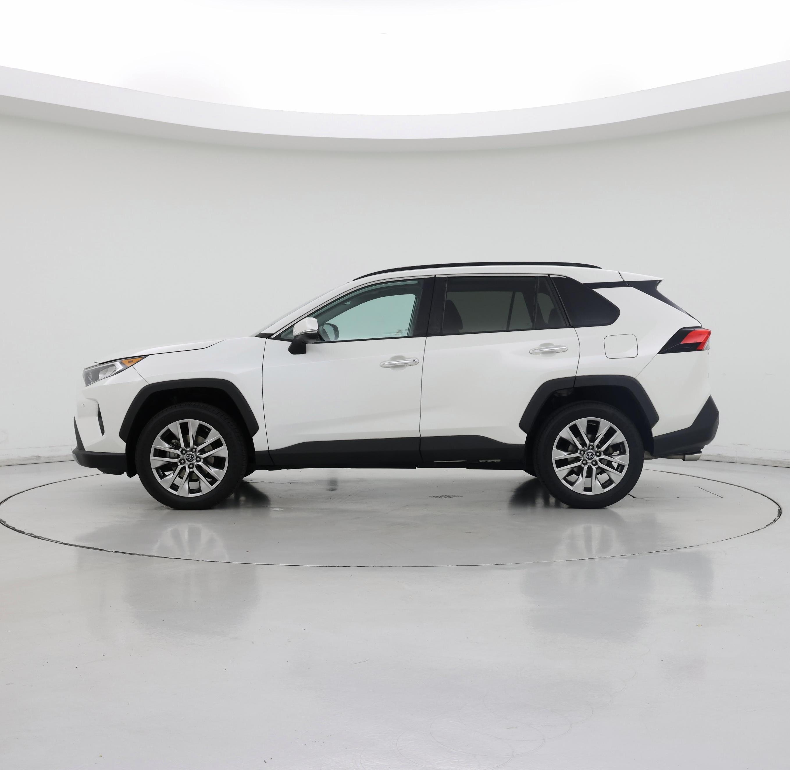 Thumbnail: 2020 Toyota RAV4 - 3