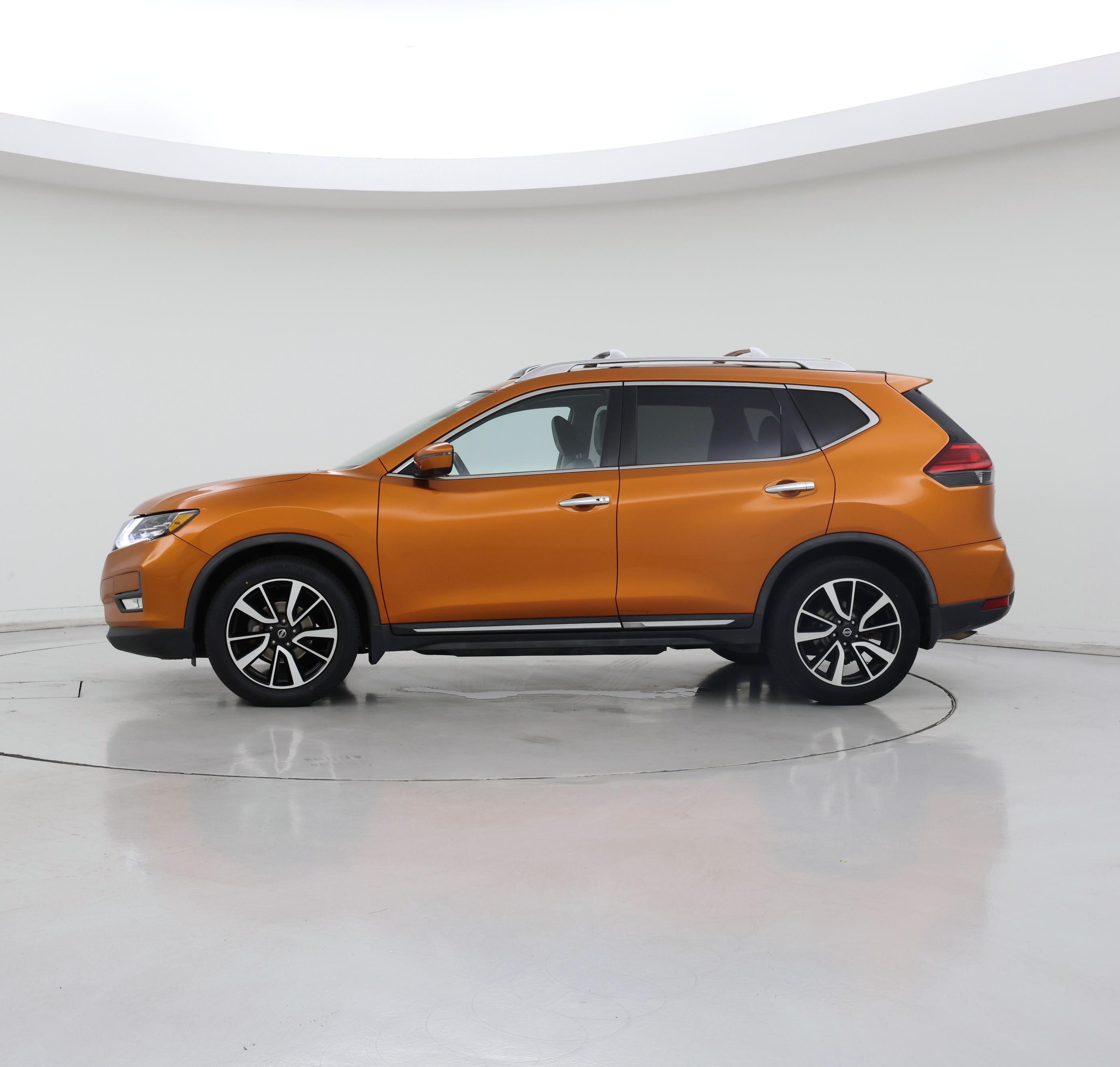 Thumbnail: 2017 Nissan Rogue - 3