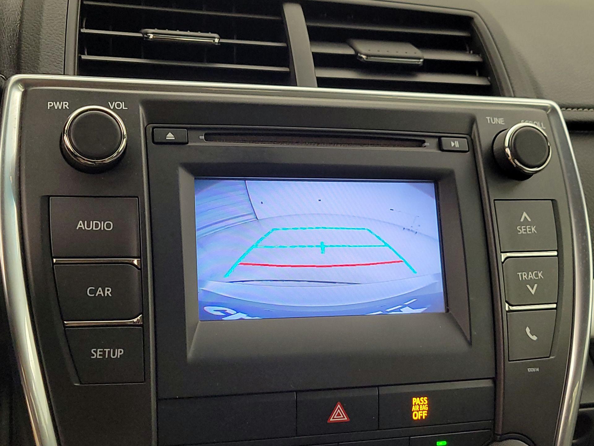 Thumbnail: 2016 Toyota Camry - 14