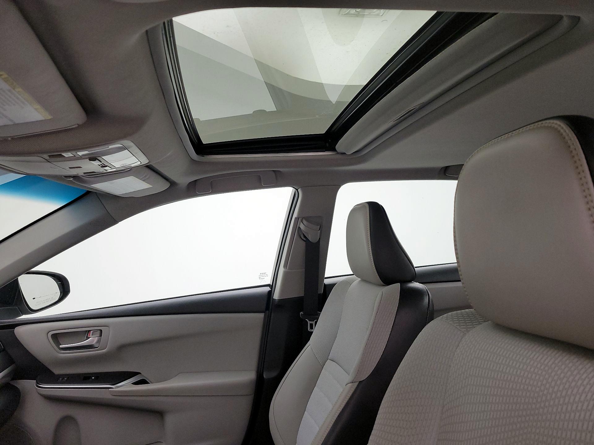 Thumbnail: 2016 Toyota Camry - 19