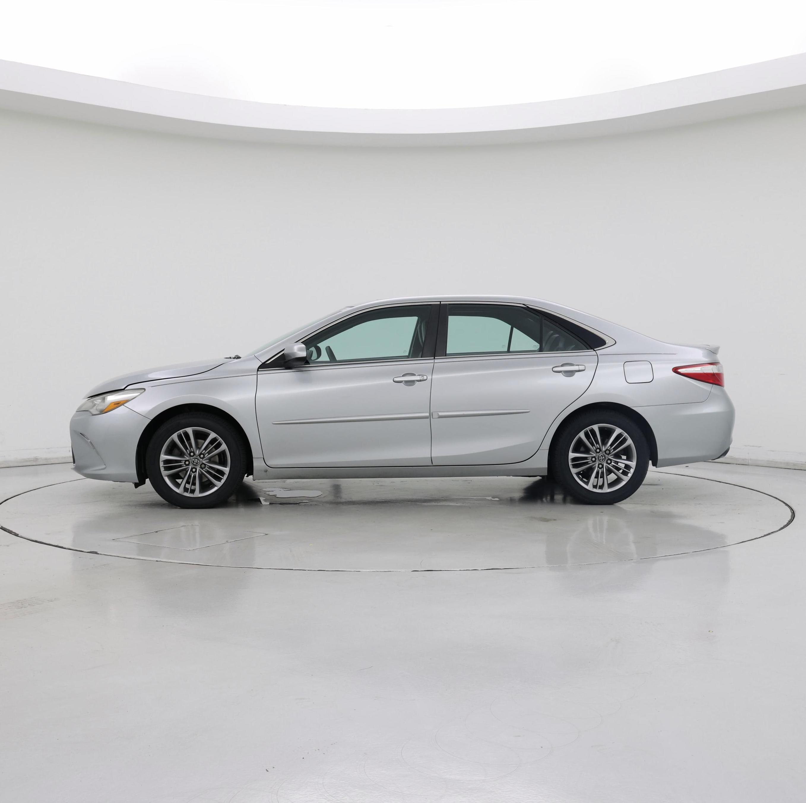 Thumbnail: 2016 Toyota Camry - 3