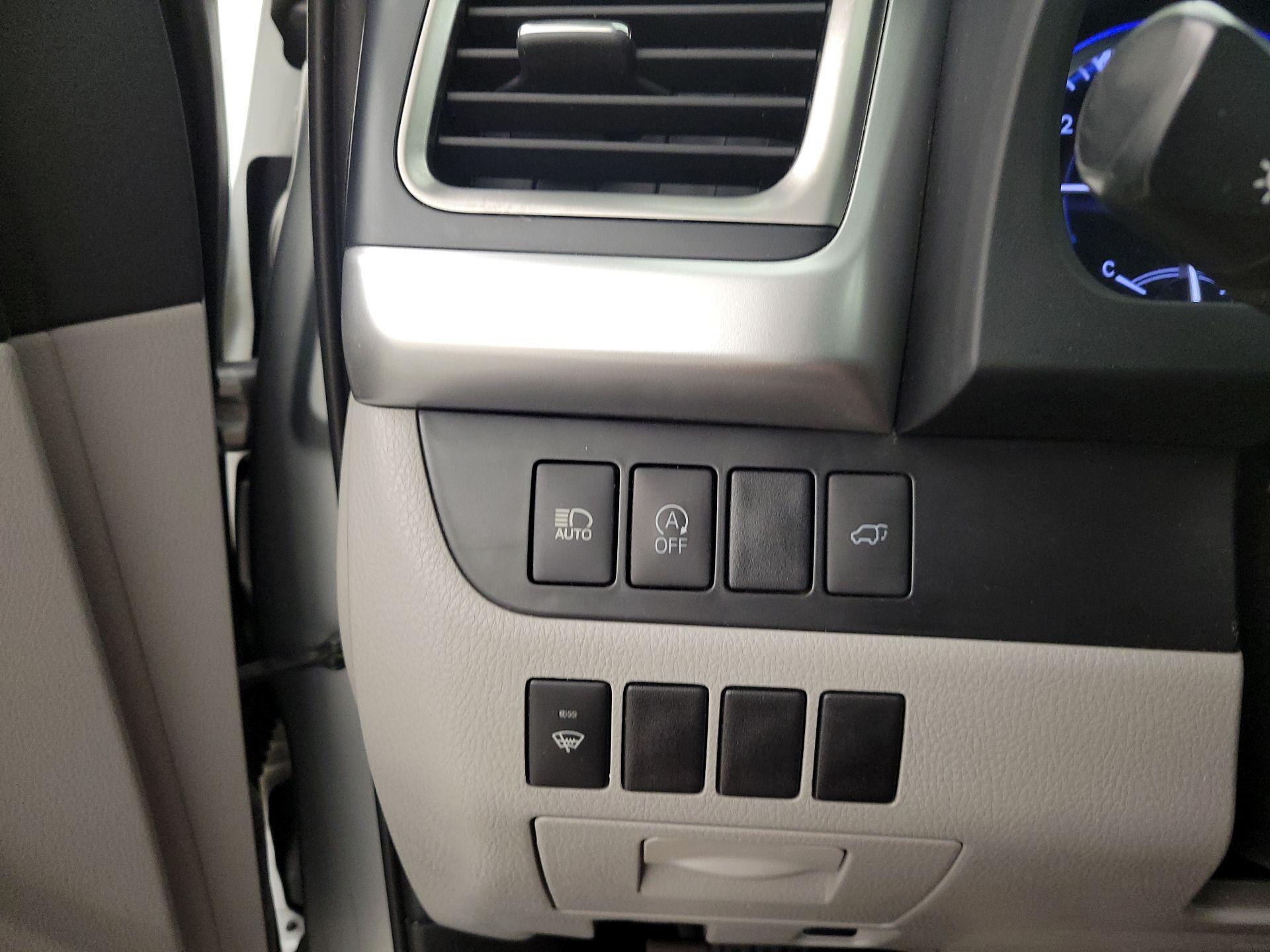 Thumbnail: 2019 Toyota Highlander - 13