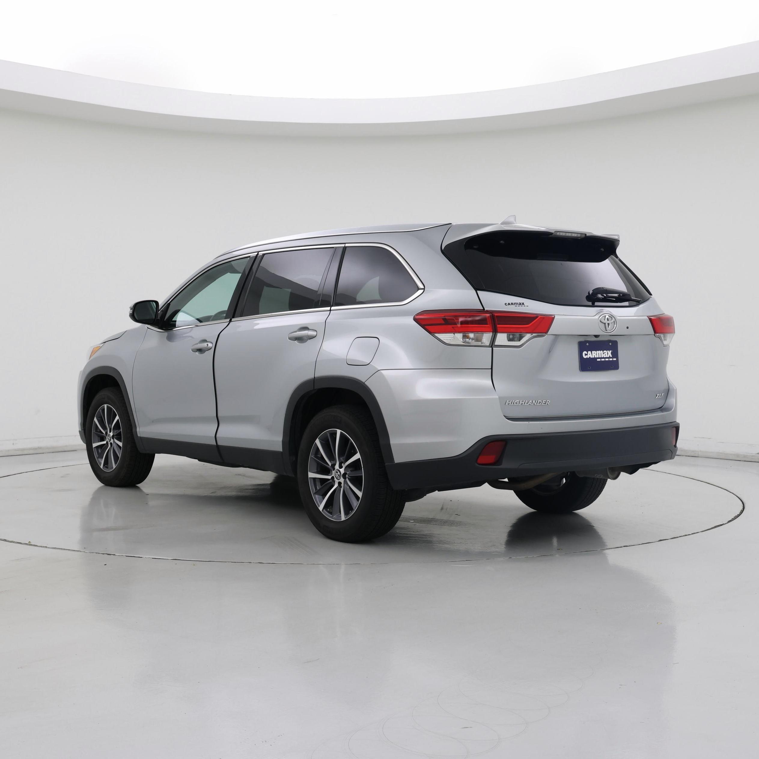 Thumbnail: 2019 Toyota Highlander - 2