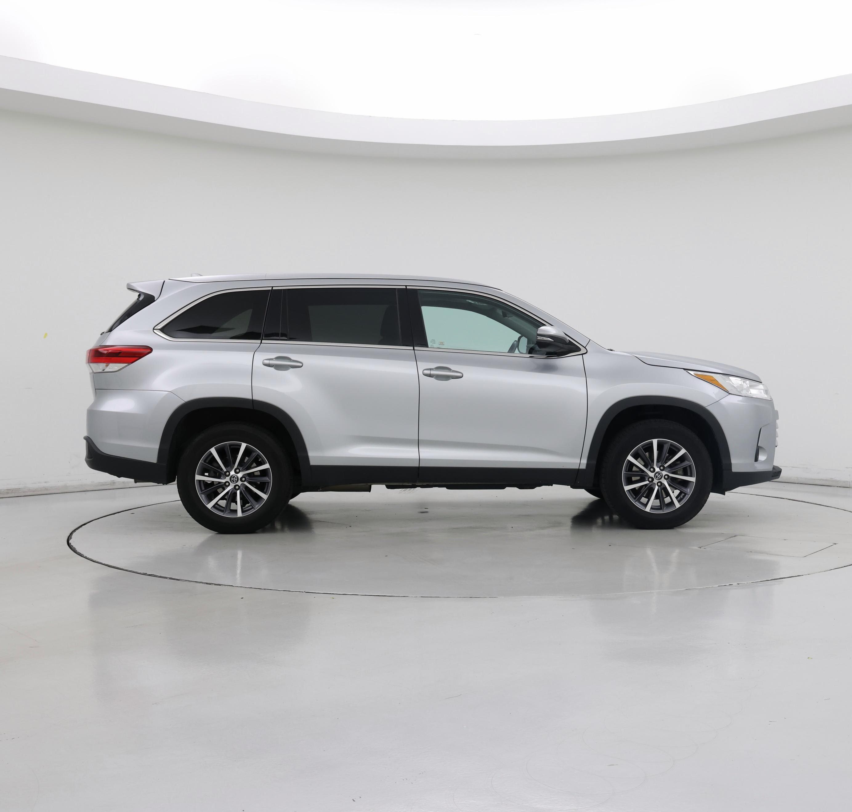 Thumbnail: 2019 Toyota Highlander - 7