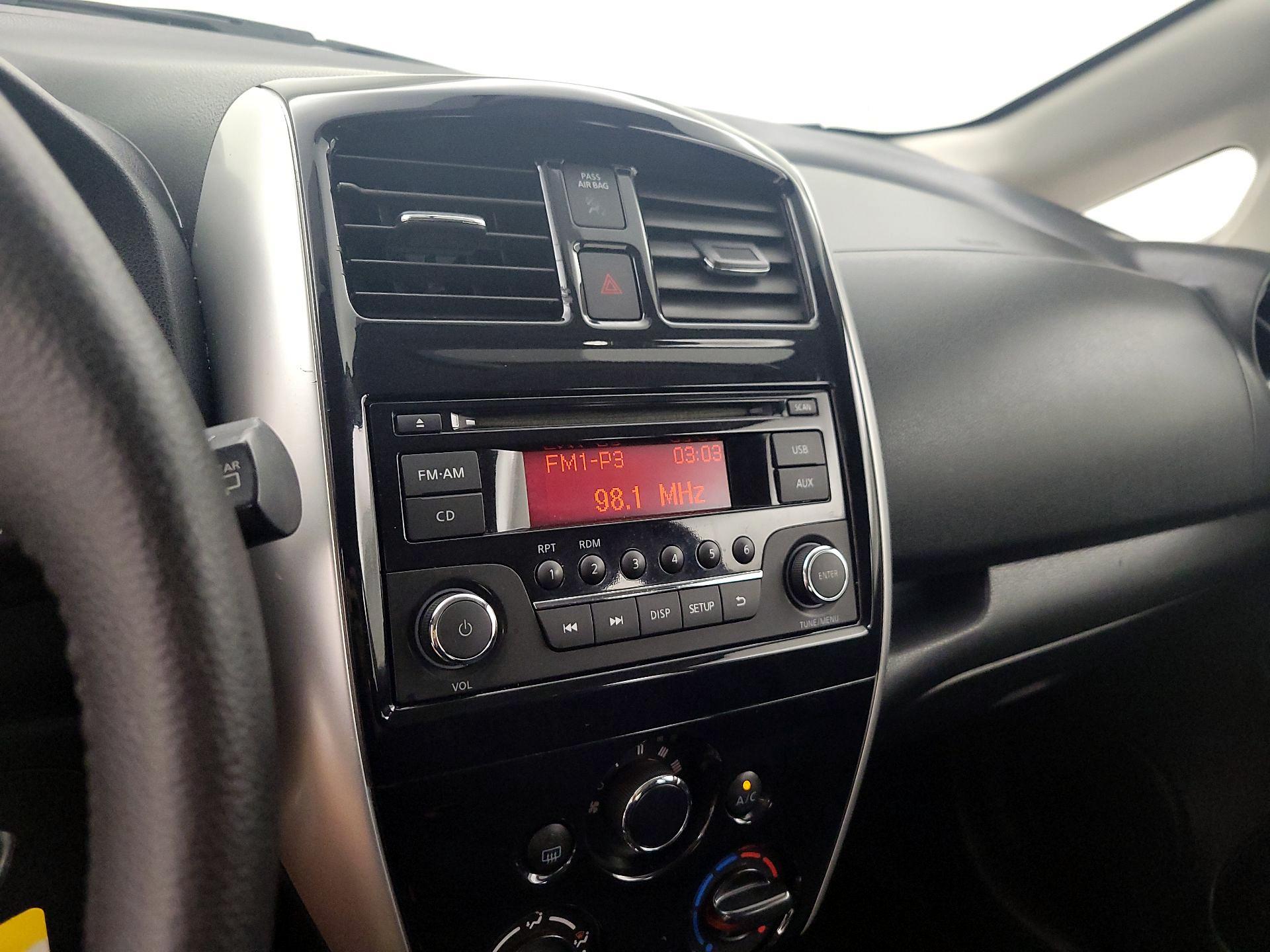 Thumbnail: 2015 Nissan Versa Note - 14