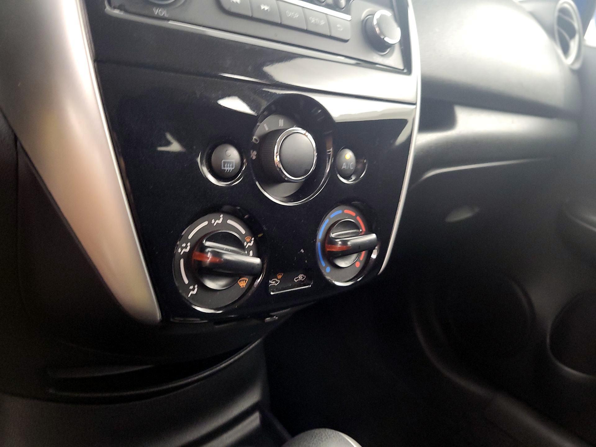 Thumbnail: 2015 Nissan Versa Note - 15