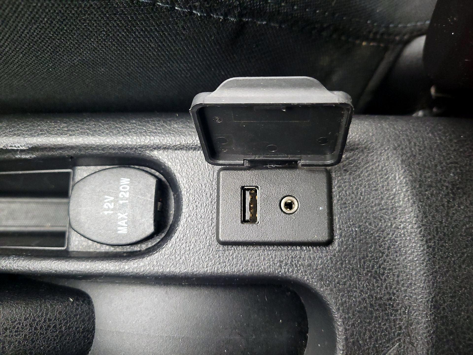 Thumbnail: 2015 Nissan Versa Note - 17