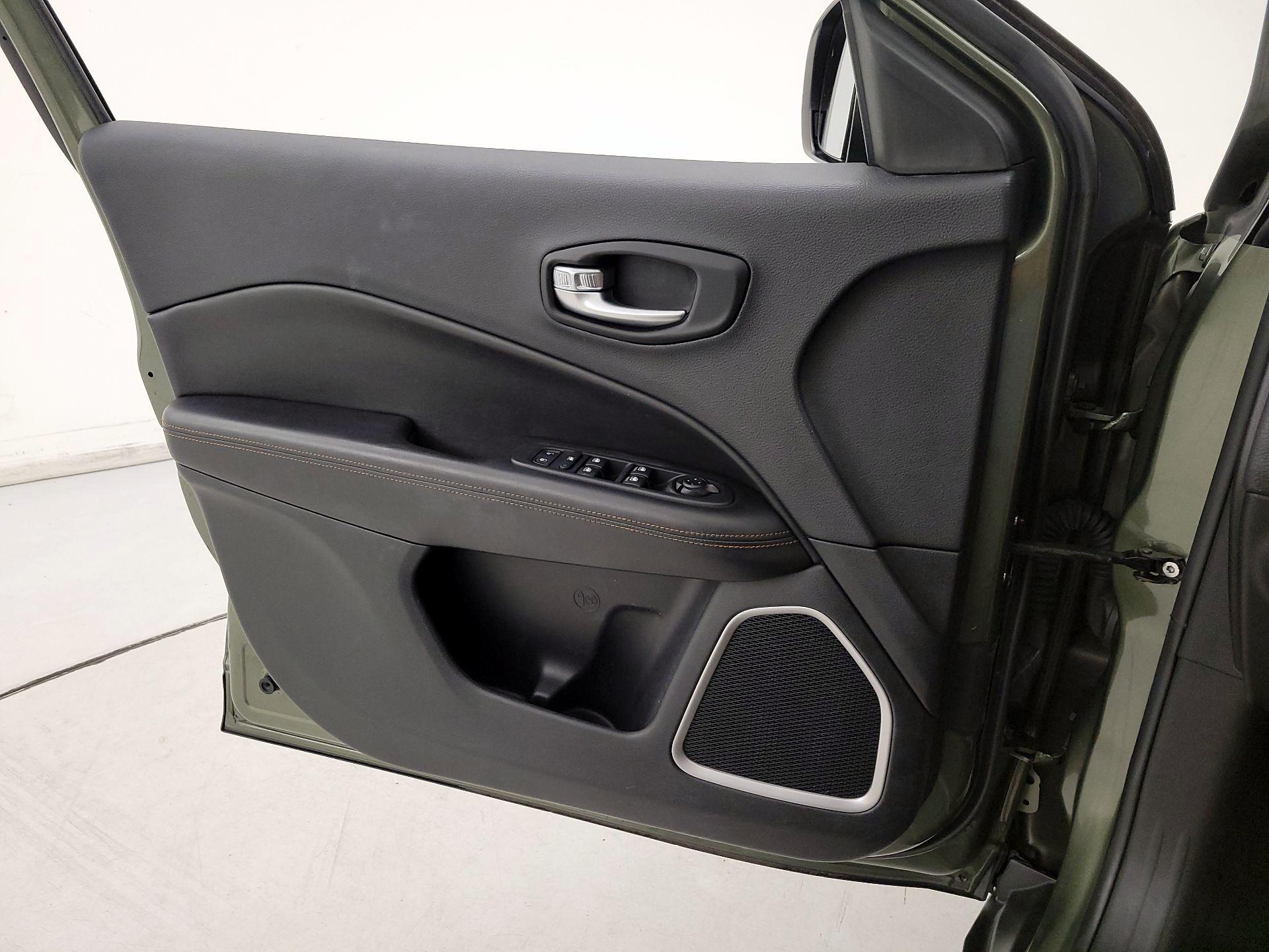 Thumbnail: 2021 Jeep Compass - 12
