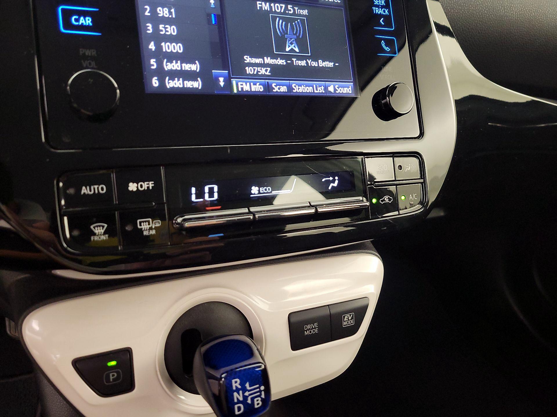 Thumbnail: 2018 Toyota Prius - 16