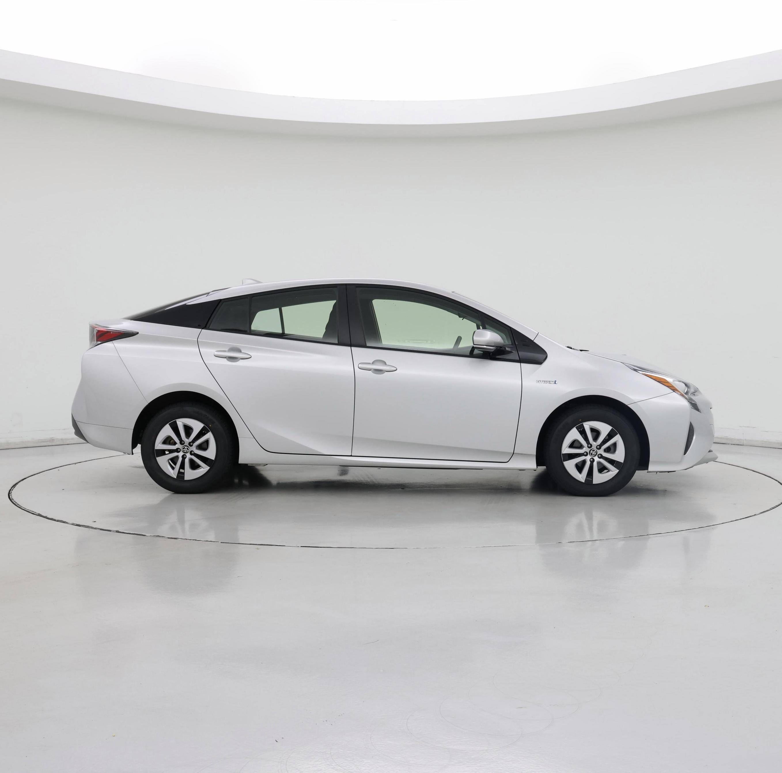 Thumbnail: 2018 Toyota Prius - 7