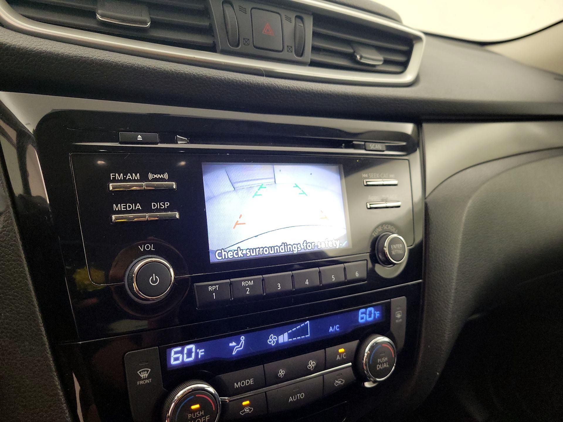 Thumbnail: 2016 Nissan Rogue - 14