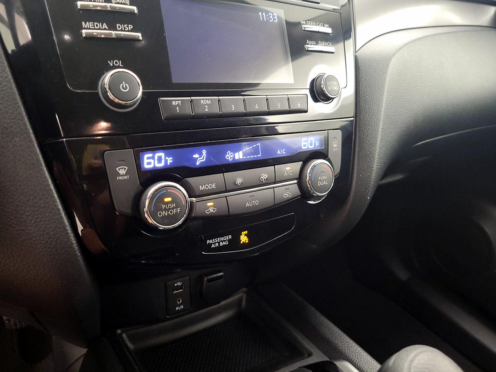 Thumbnail: 2016 Nissan Rogue - 16
