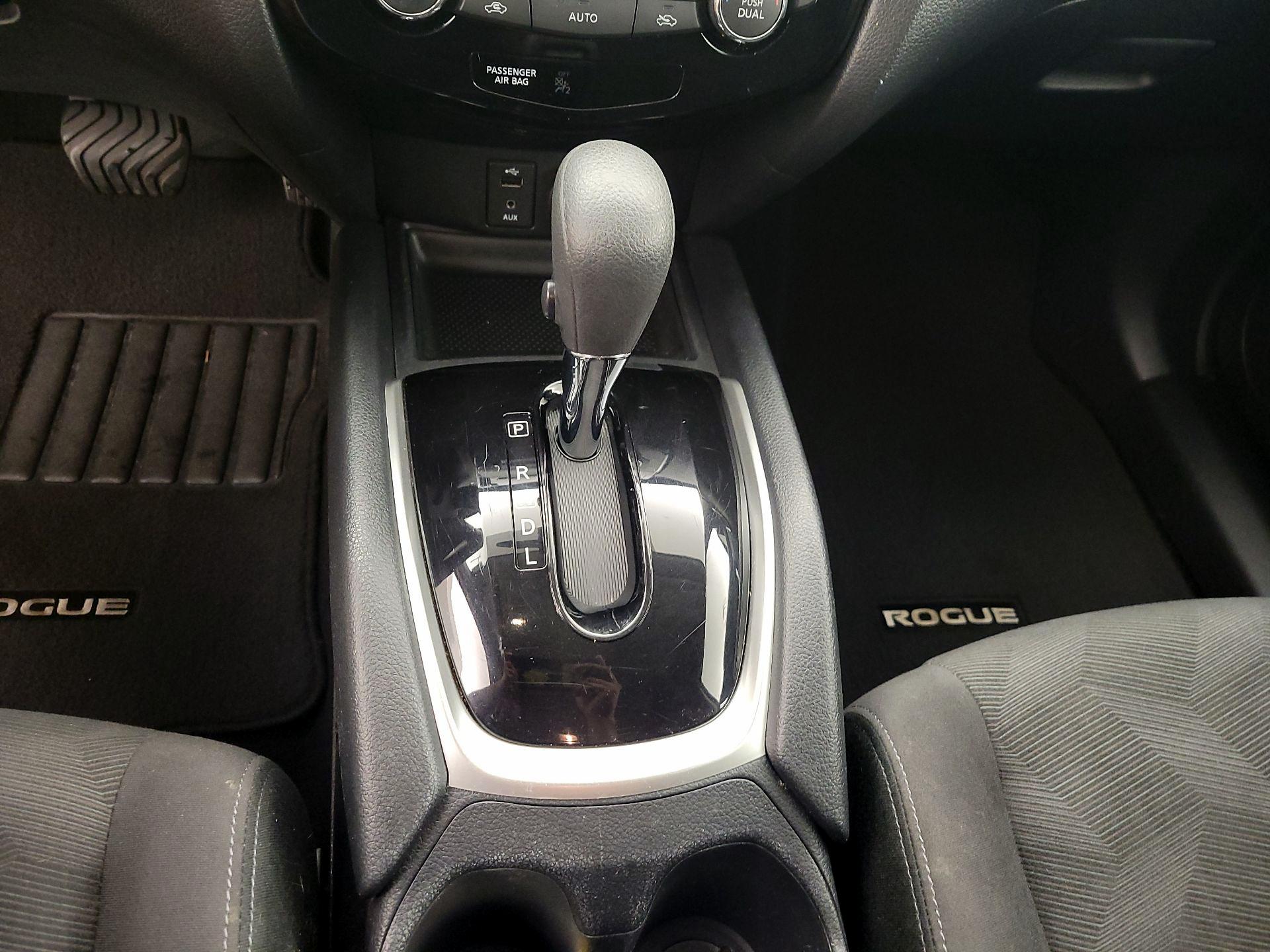 Thumbnail: 2016 Nissan Rogue - 17
