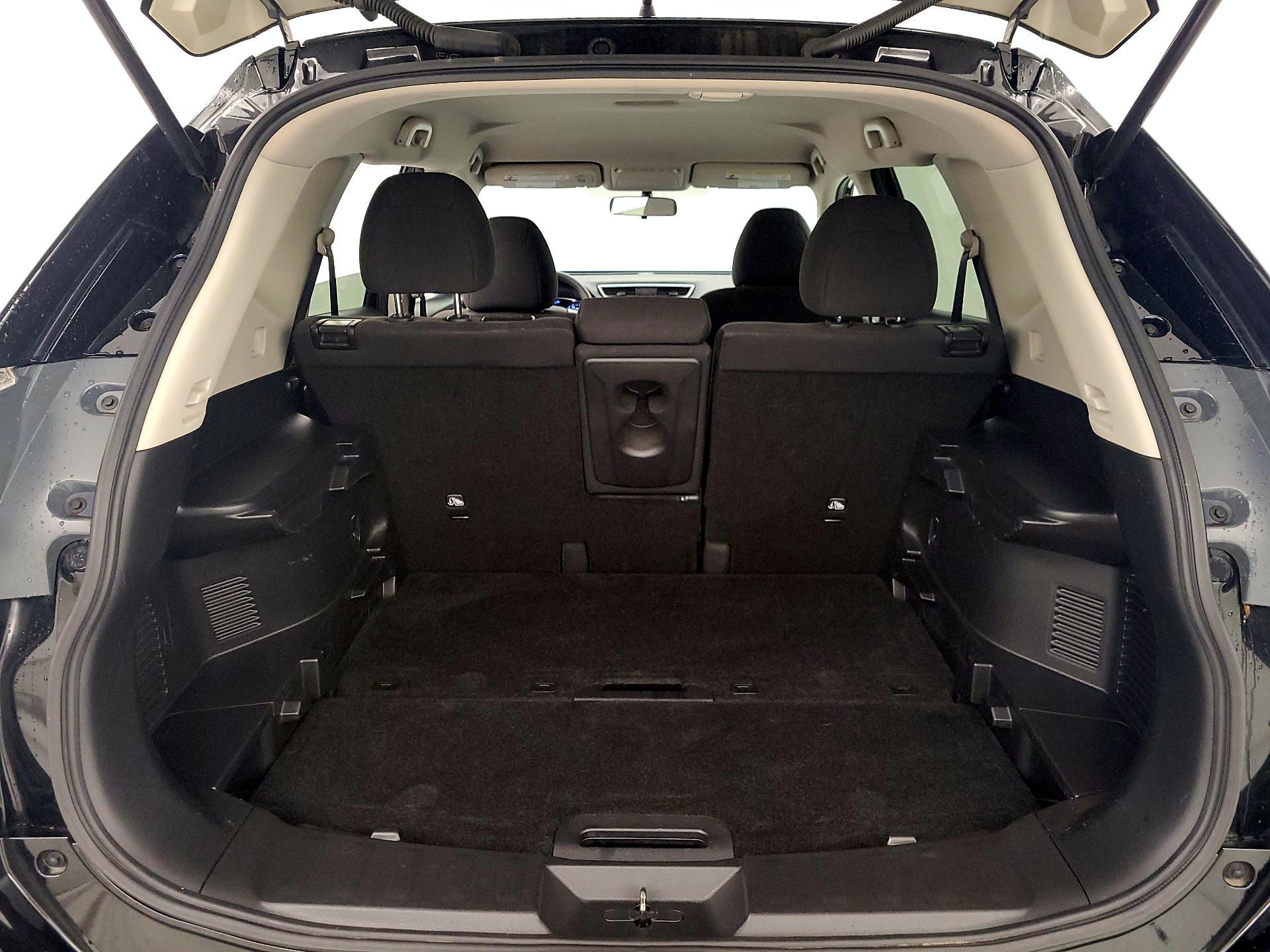 Thumbnail: 2016 Nissan Rogue - 20