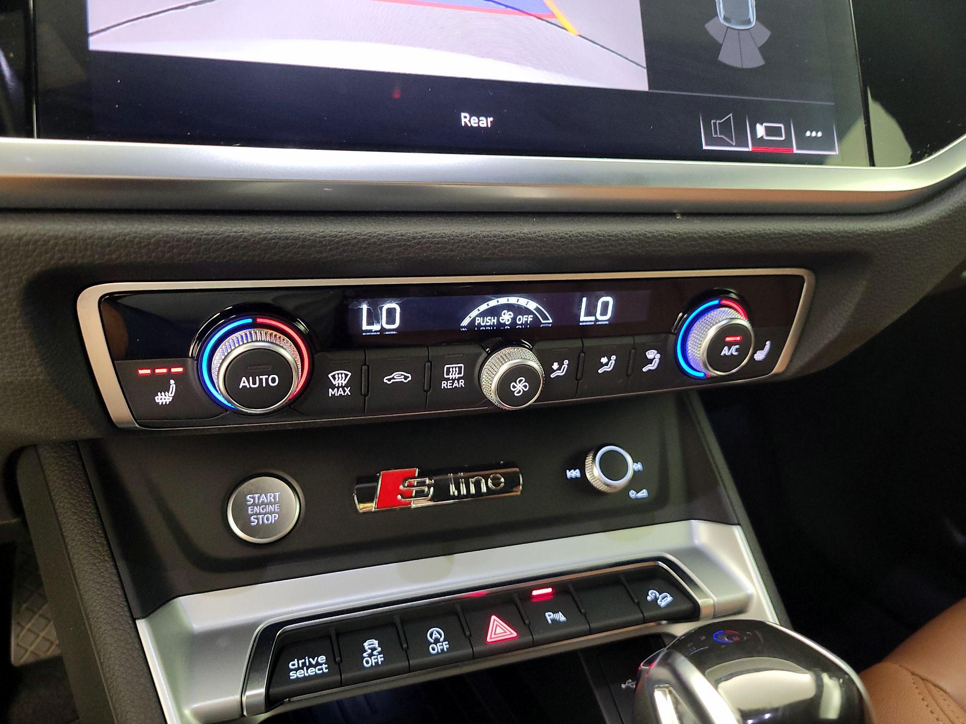 Thumbnail: 2020 Audi Q3 - 17