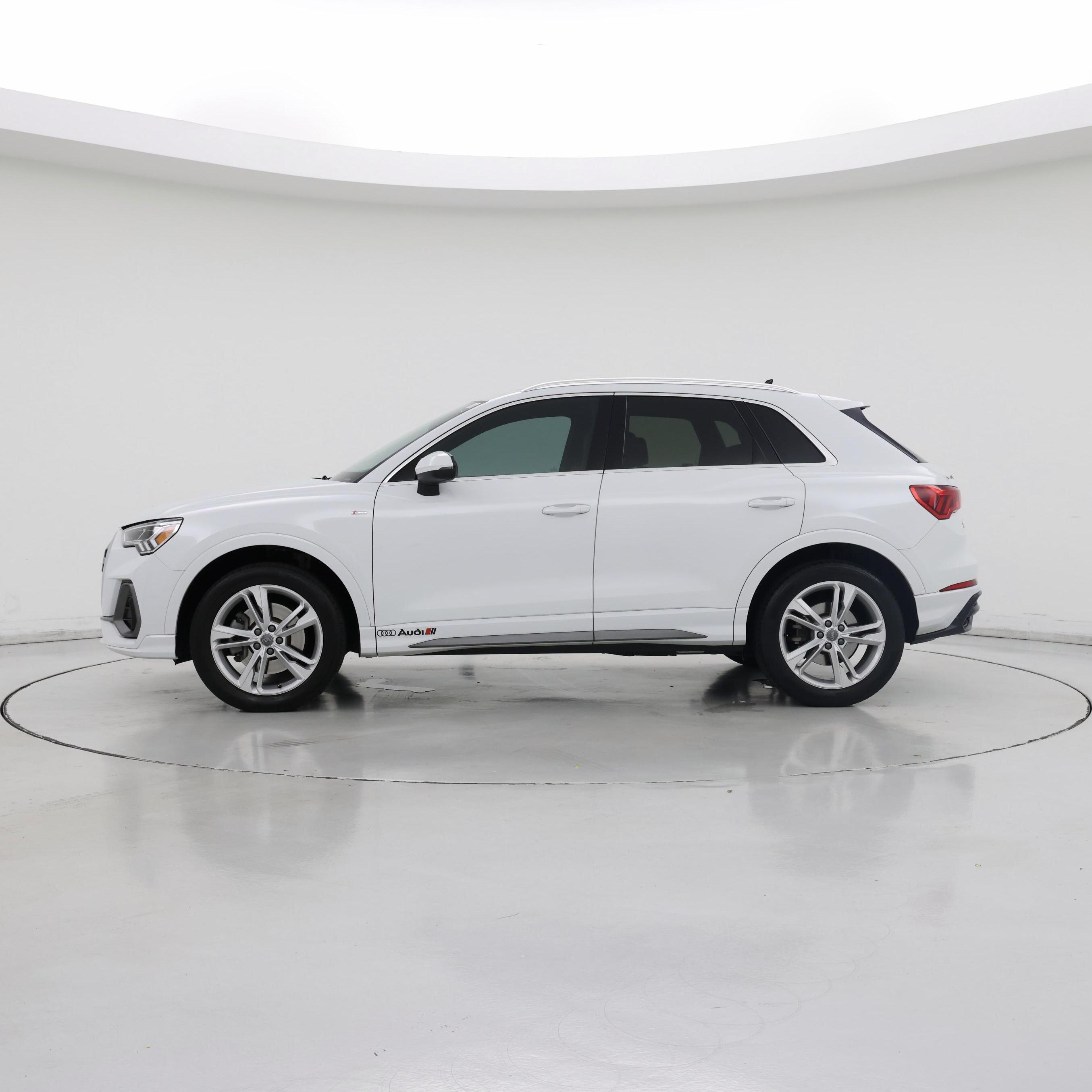 Thumbnail: 2020 Audi Q3 - 3