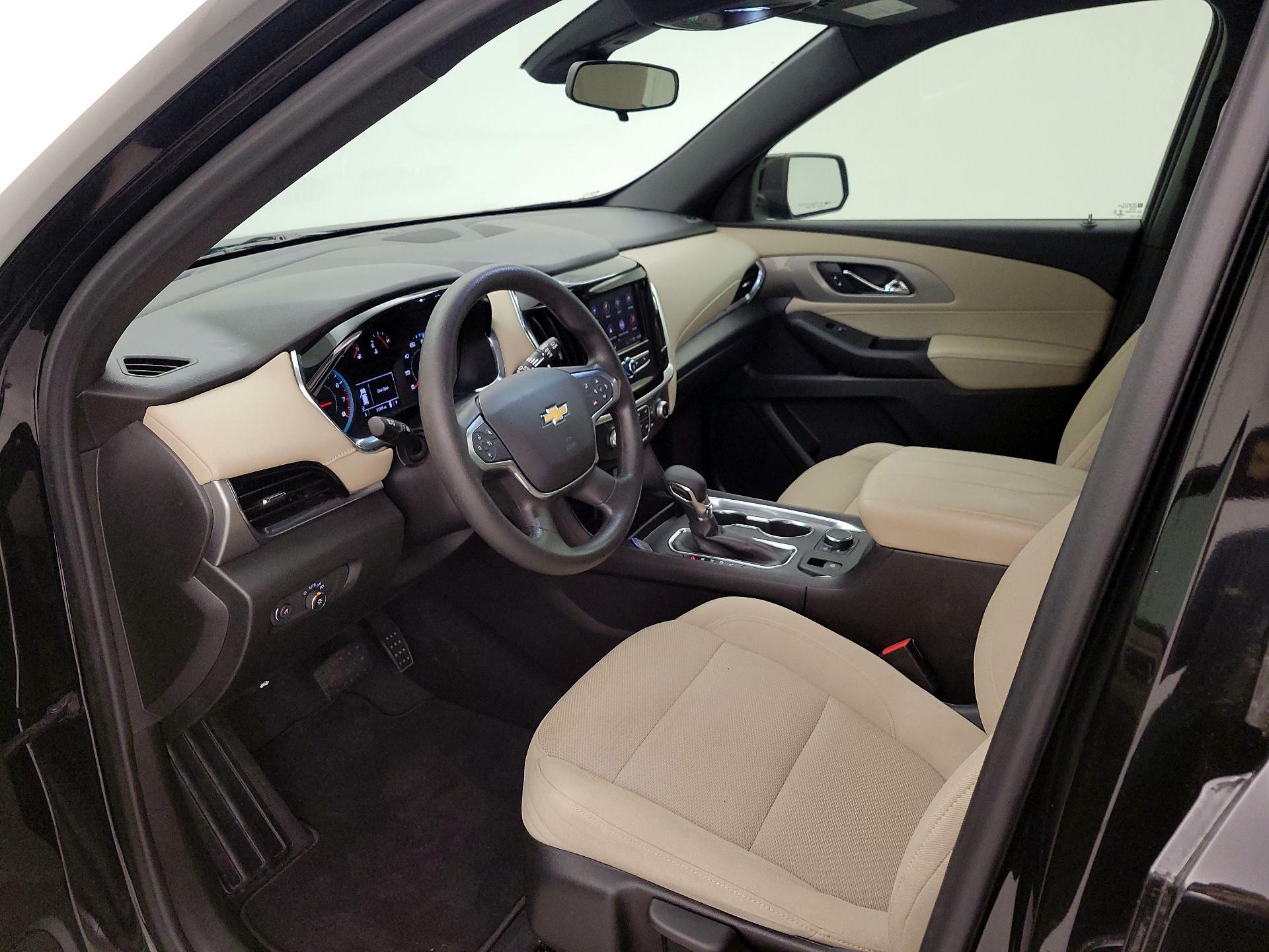 Thumbnail: 2022 Chevrolet Traverse - 11
