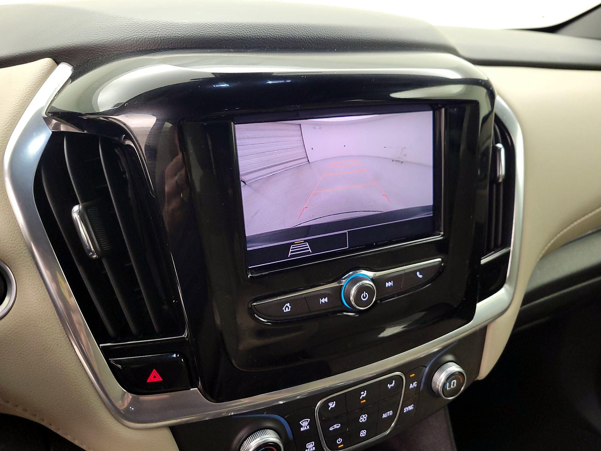 Thumbnail: 2022 Chevrolet Traverse - 14