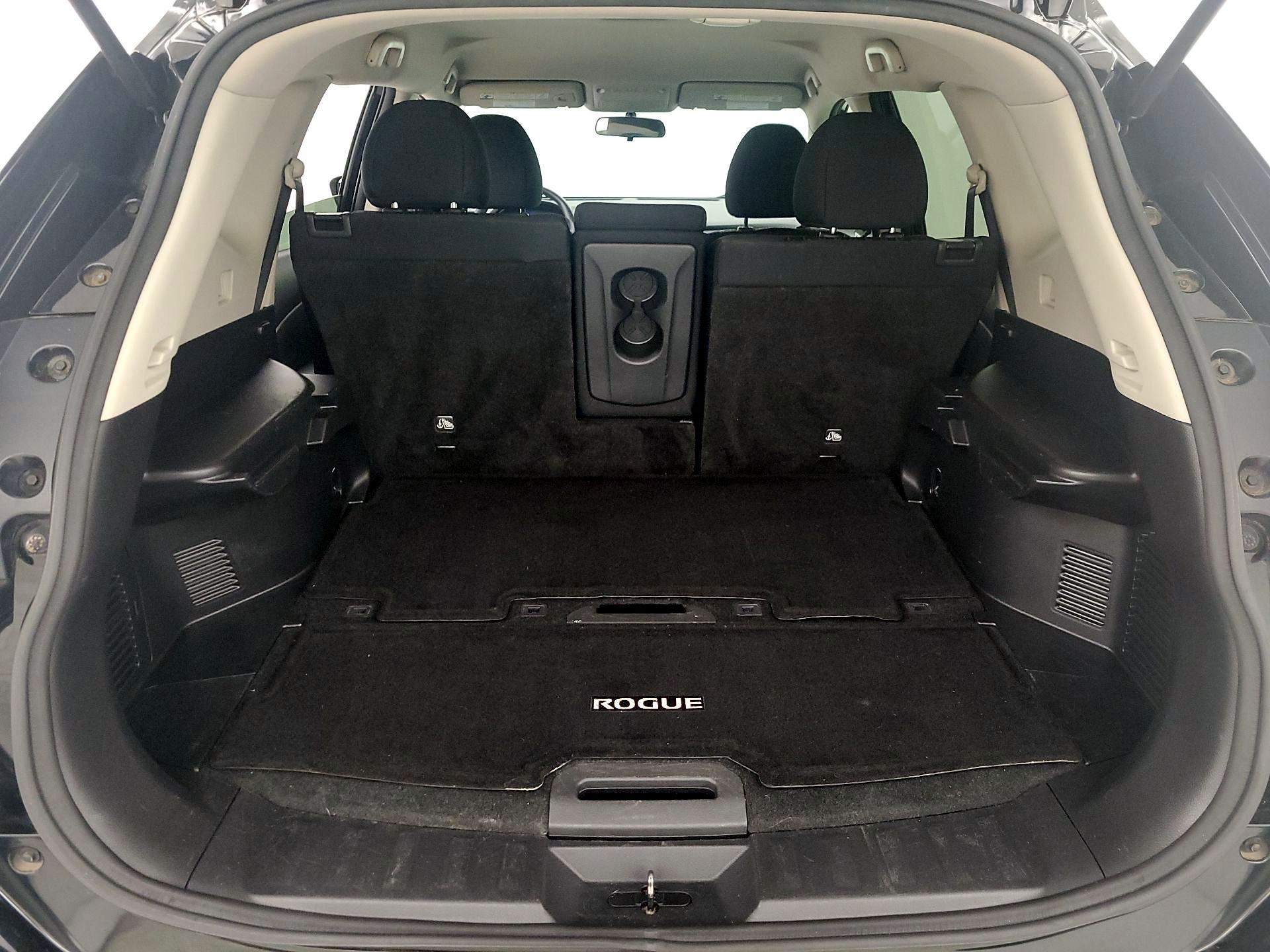 Thumbnail: 2017 Nissan Rogue - 20
