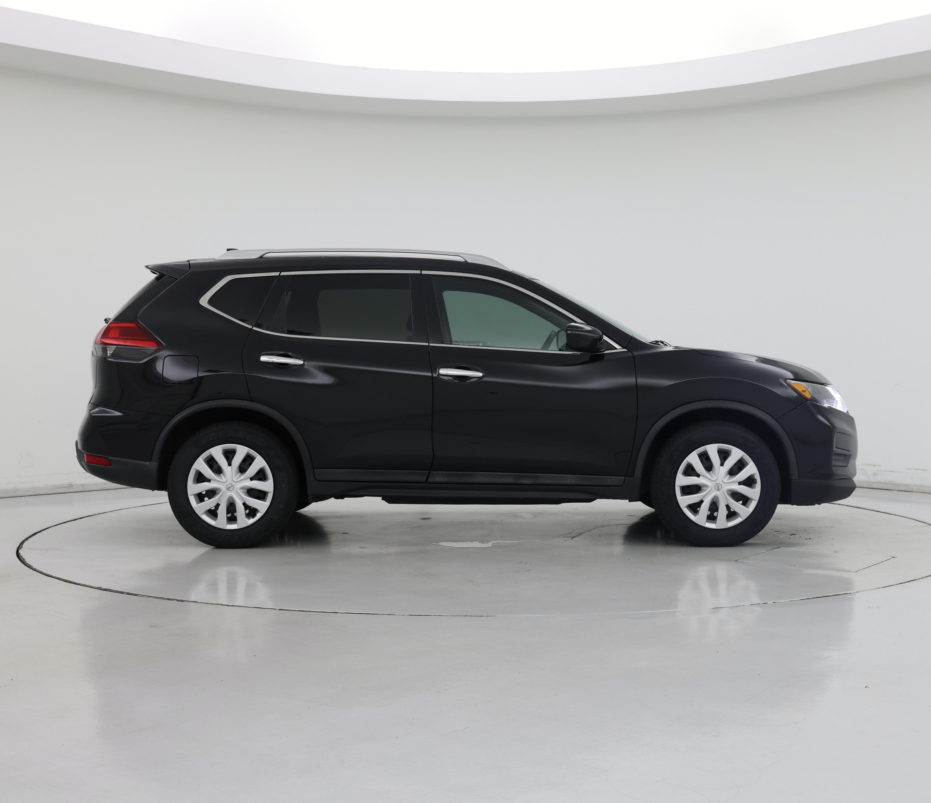 Thumbnail: 2017 Nissan Rogue - 7