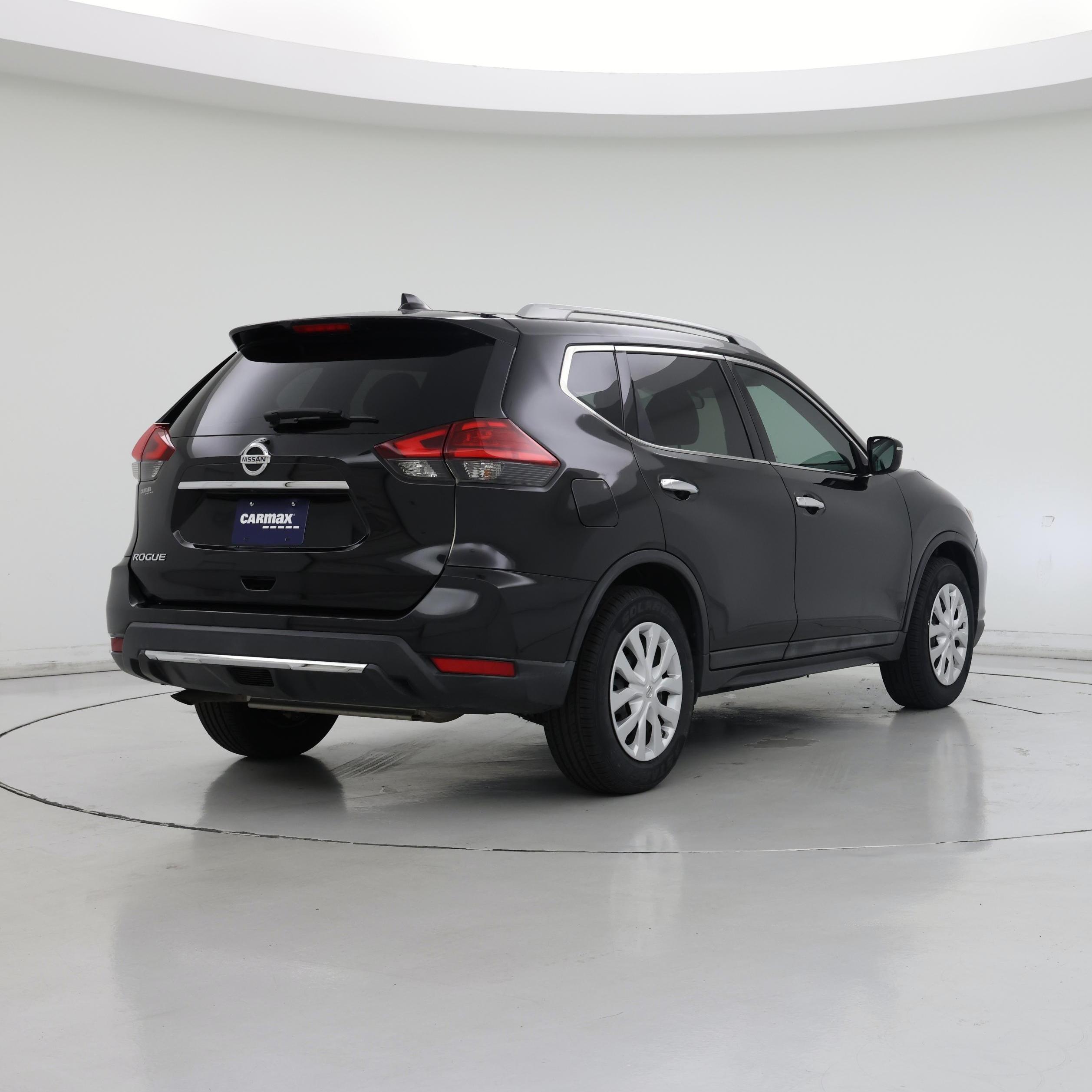 Thumbnail: 2017 Nissan Rogue - 8