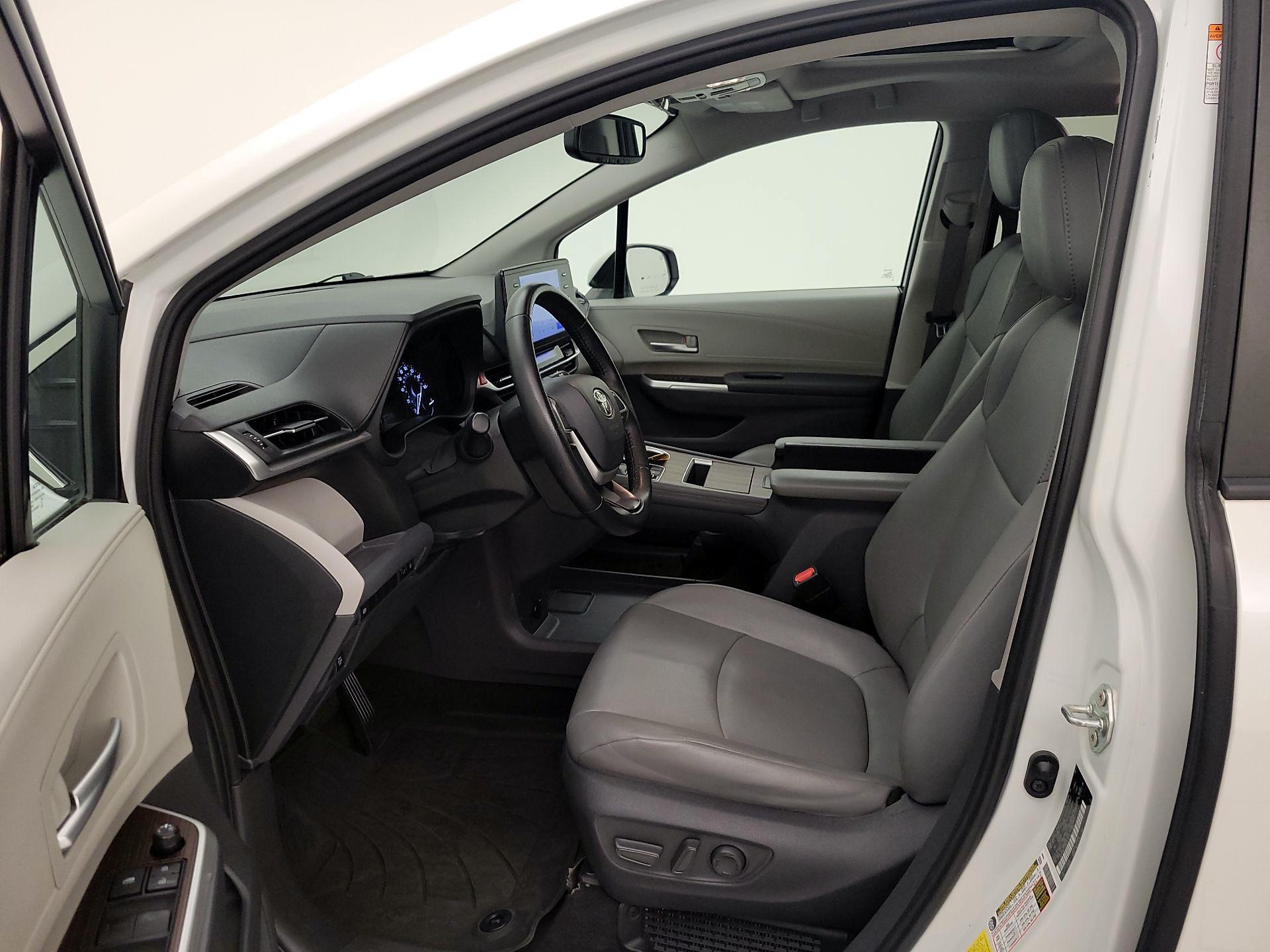 Thumbnail: 2021 Toyota Sienna - 11
