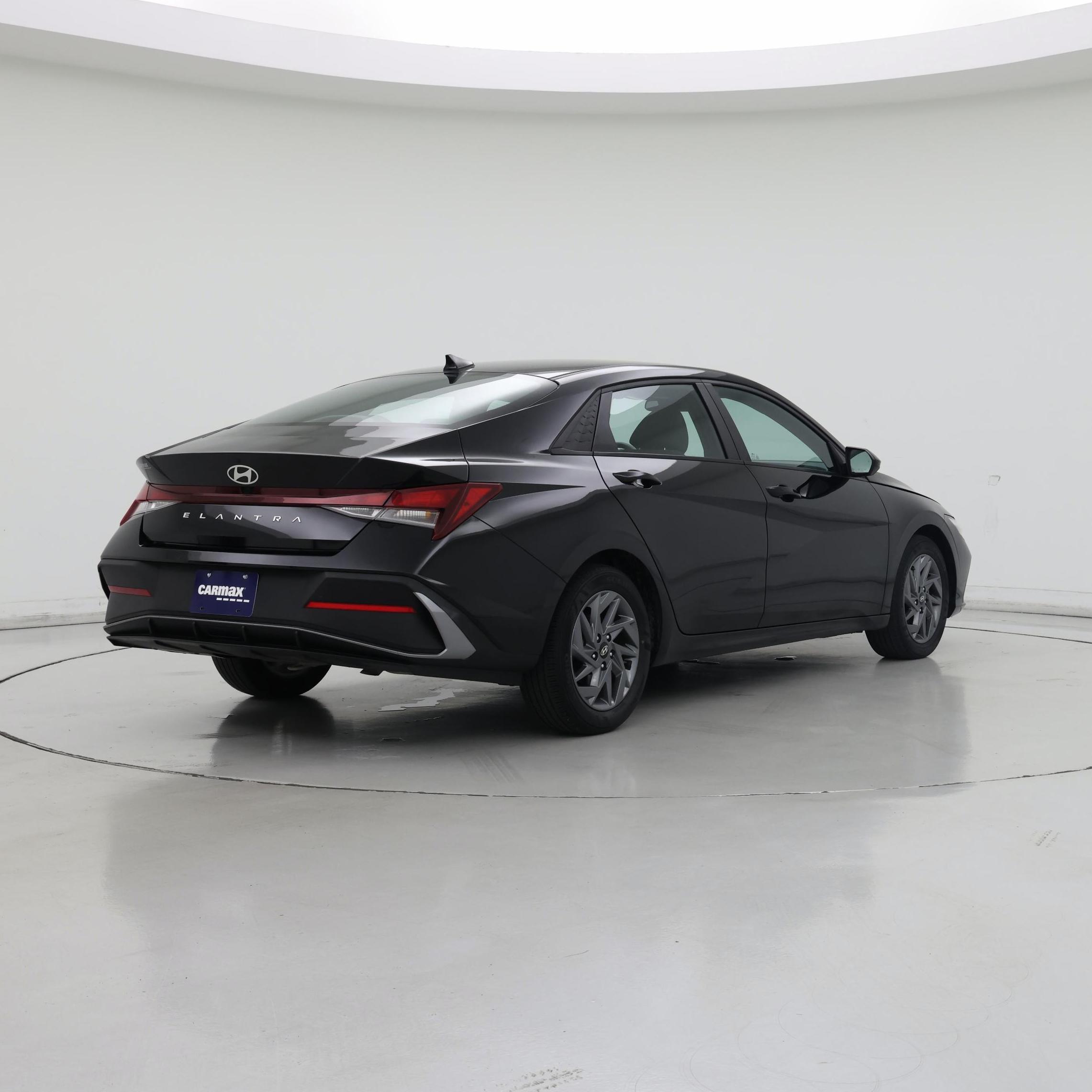 Thumbnail: 2024 Hyundai Elantra - 8