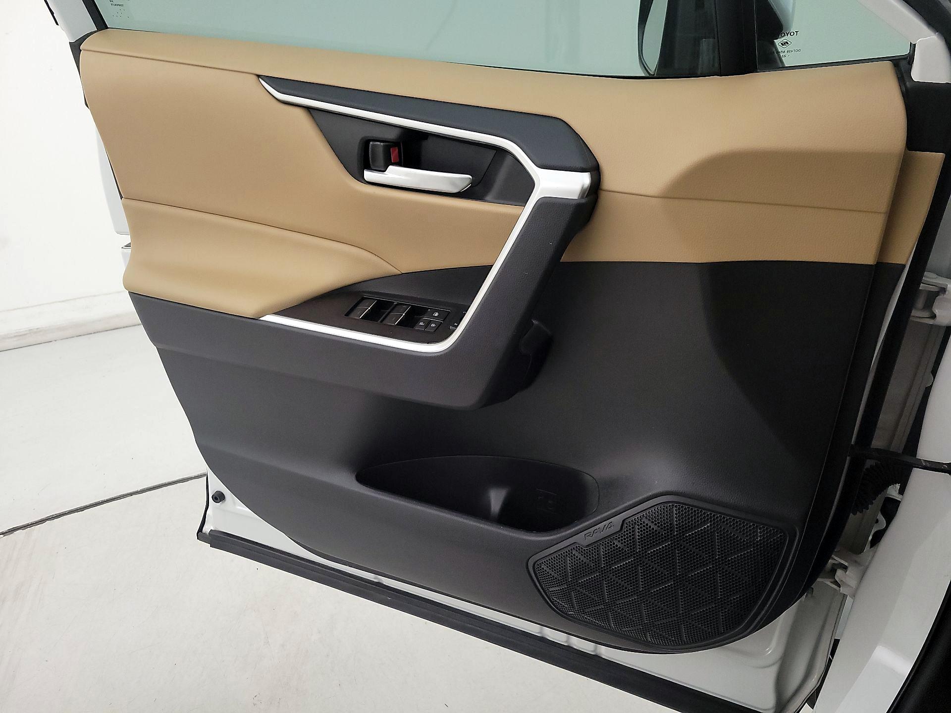 Thumbnail: 2023 Toyota RAV4 - 12