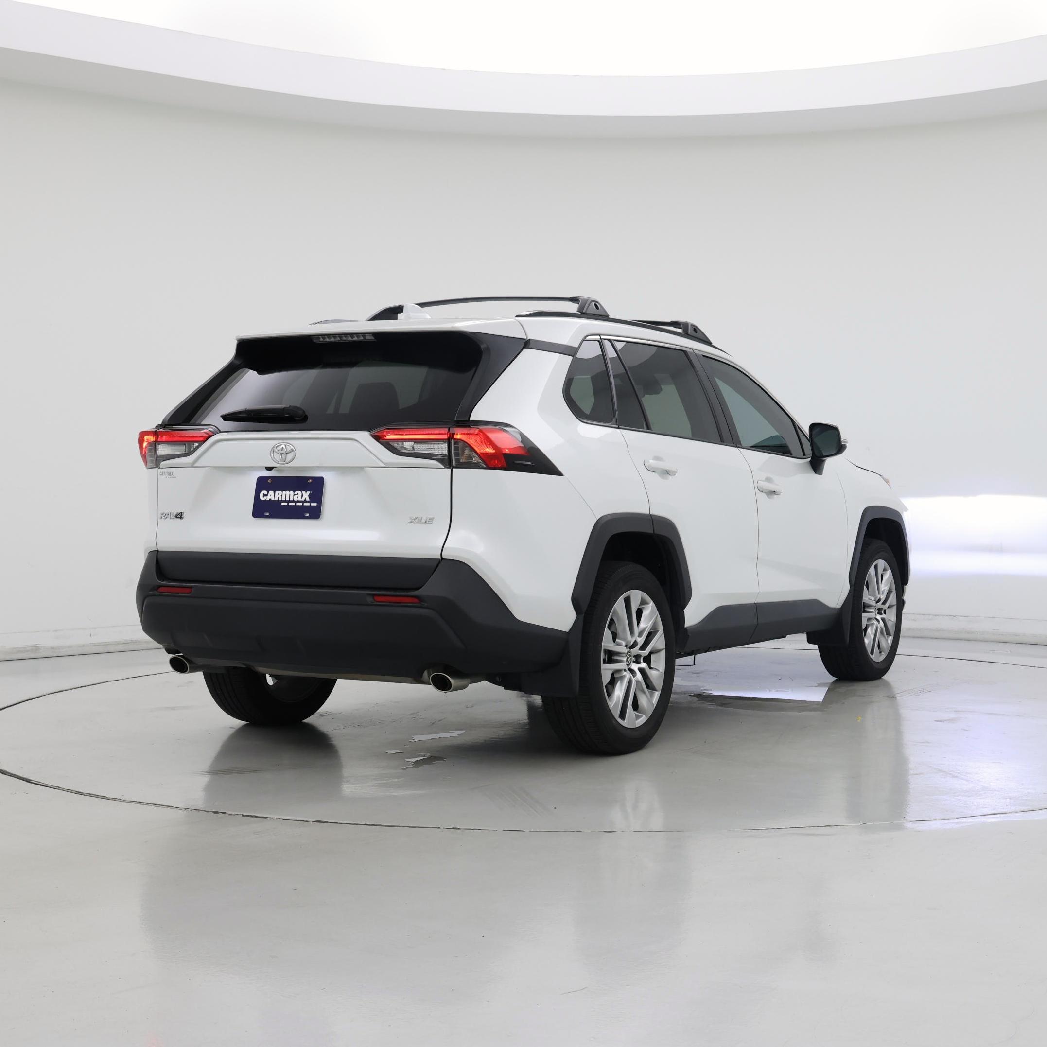 Thumbnail: 2023 Toyota RAV4 - 8