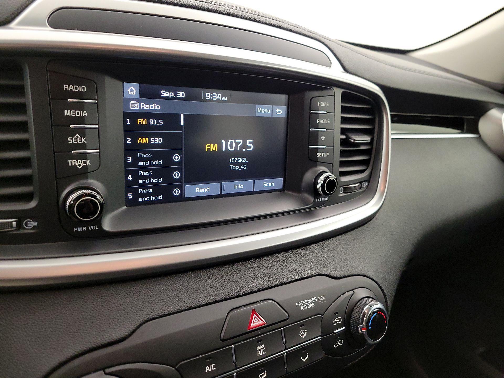Thumbnail: 2020 Kia Sorento - 15