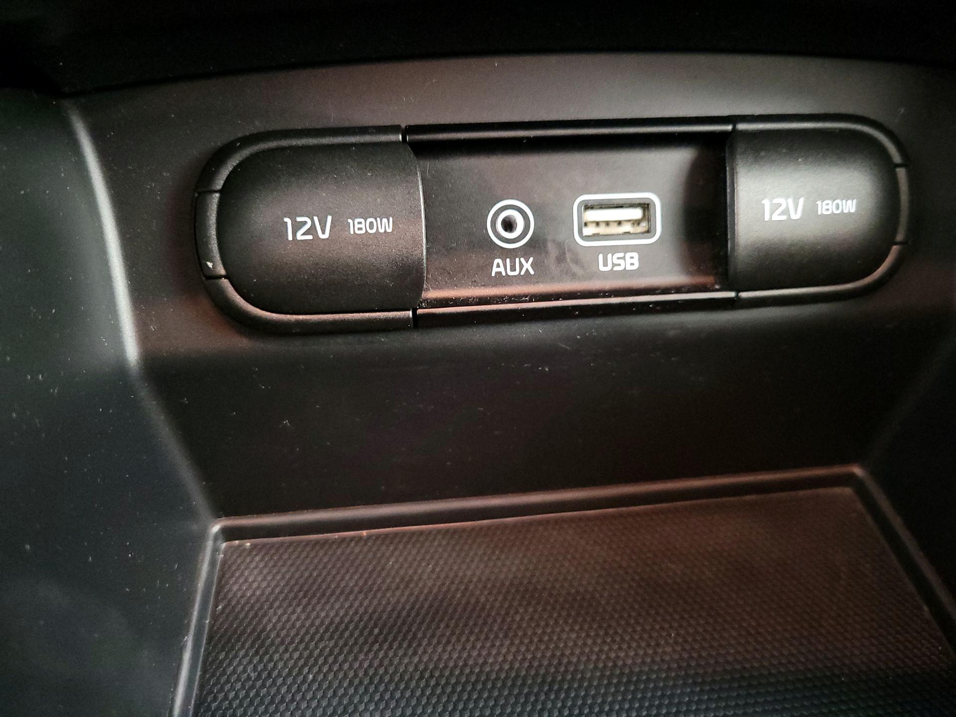 Thumbnail: 2020 Kia Sorento - 18