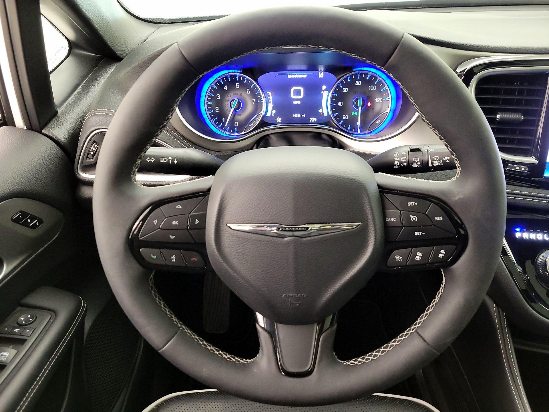 Thumbnail: 2024 Chrysler Pacifica - 10