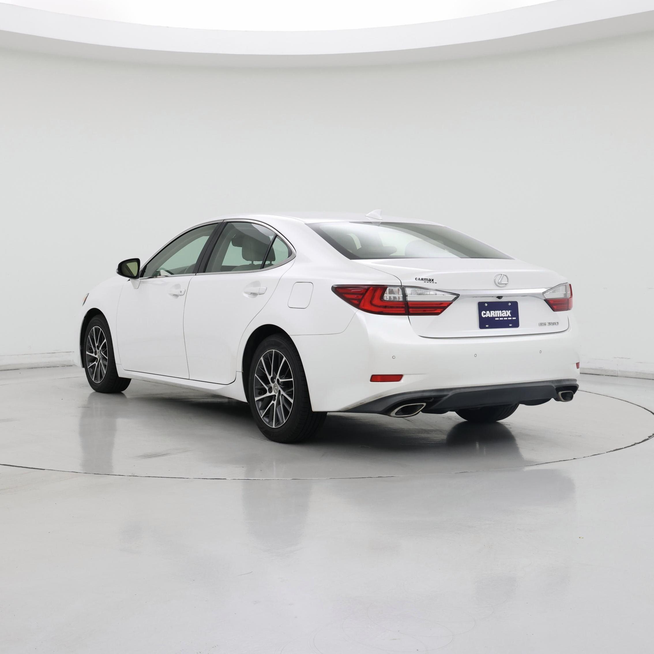 Thumbnail: 2016 Lexus ES - 2
