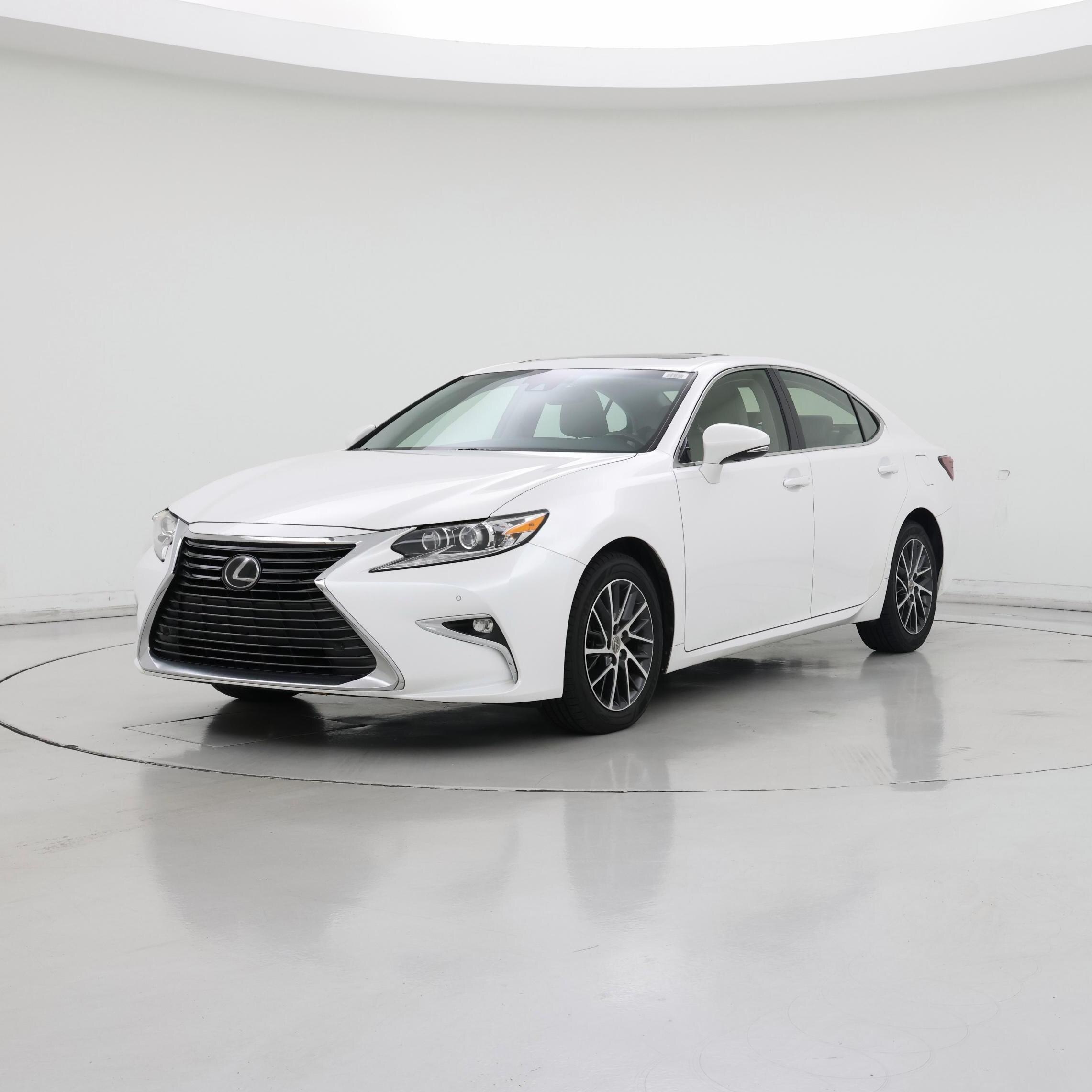 Thumbnail: 2016 Lexus ES - 4