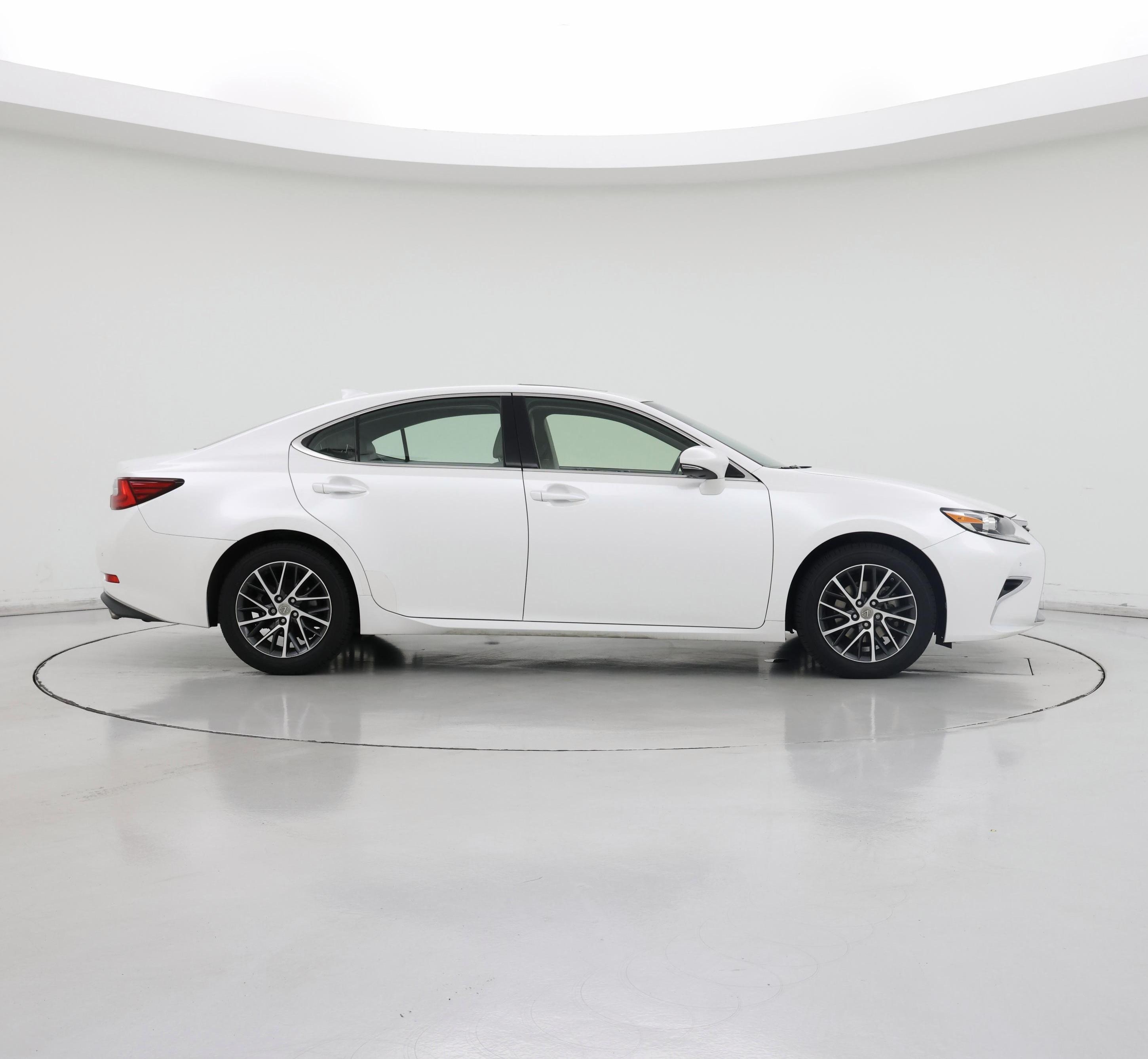 Thumbnail: 2016 Lexus ES - 7