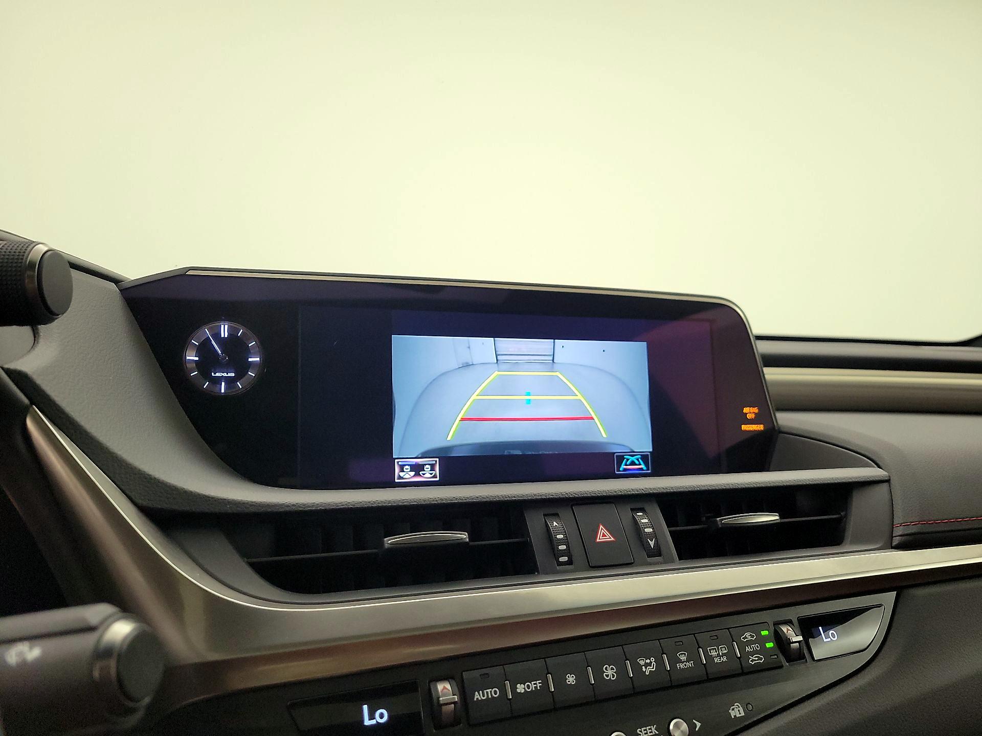 Thumbnail: 2021 Lexus ES - 15