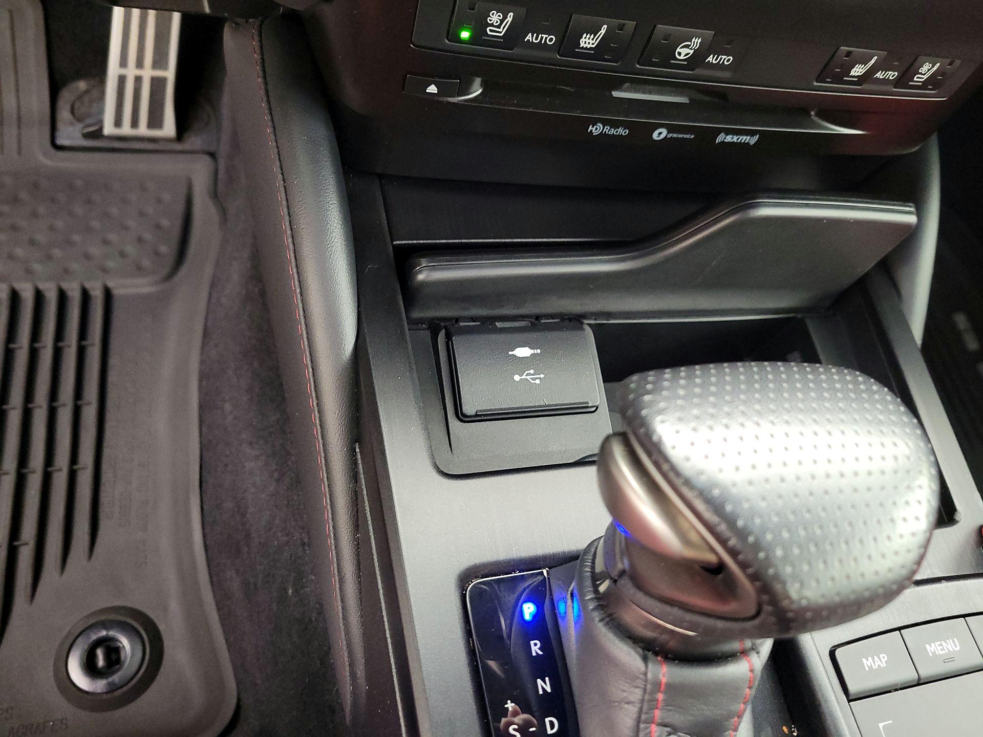 Thumbnail: 2021 Lexus ES - 19
