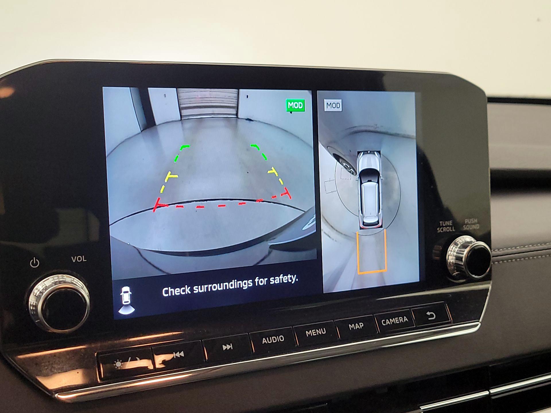 Thumbnail: 2023 Mitsubishi Outlander - 15