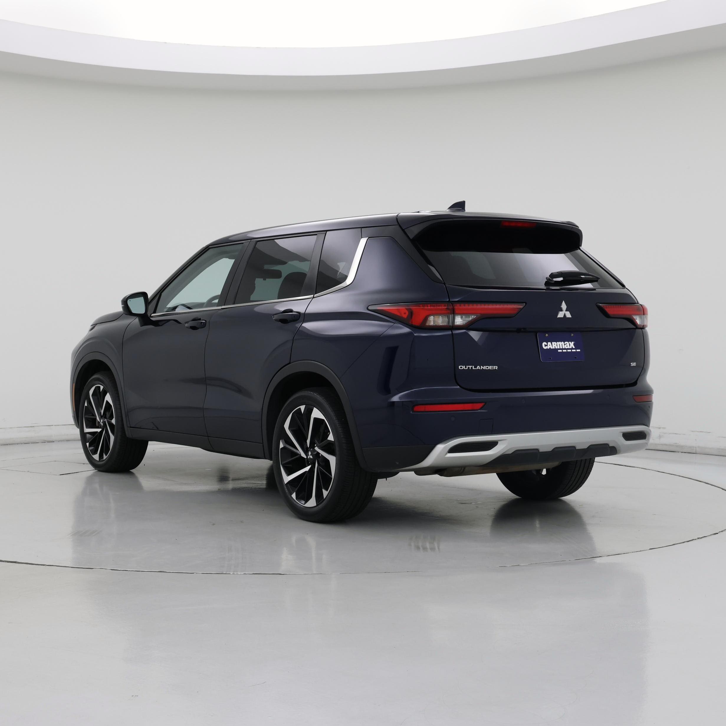 Thumbnail: 2023 Mitsubishi Outlander - 2