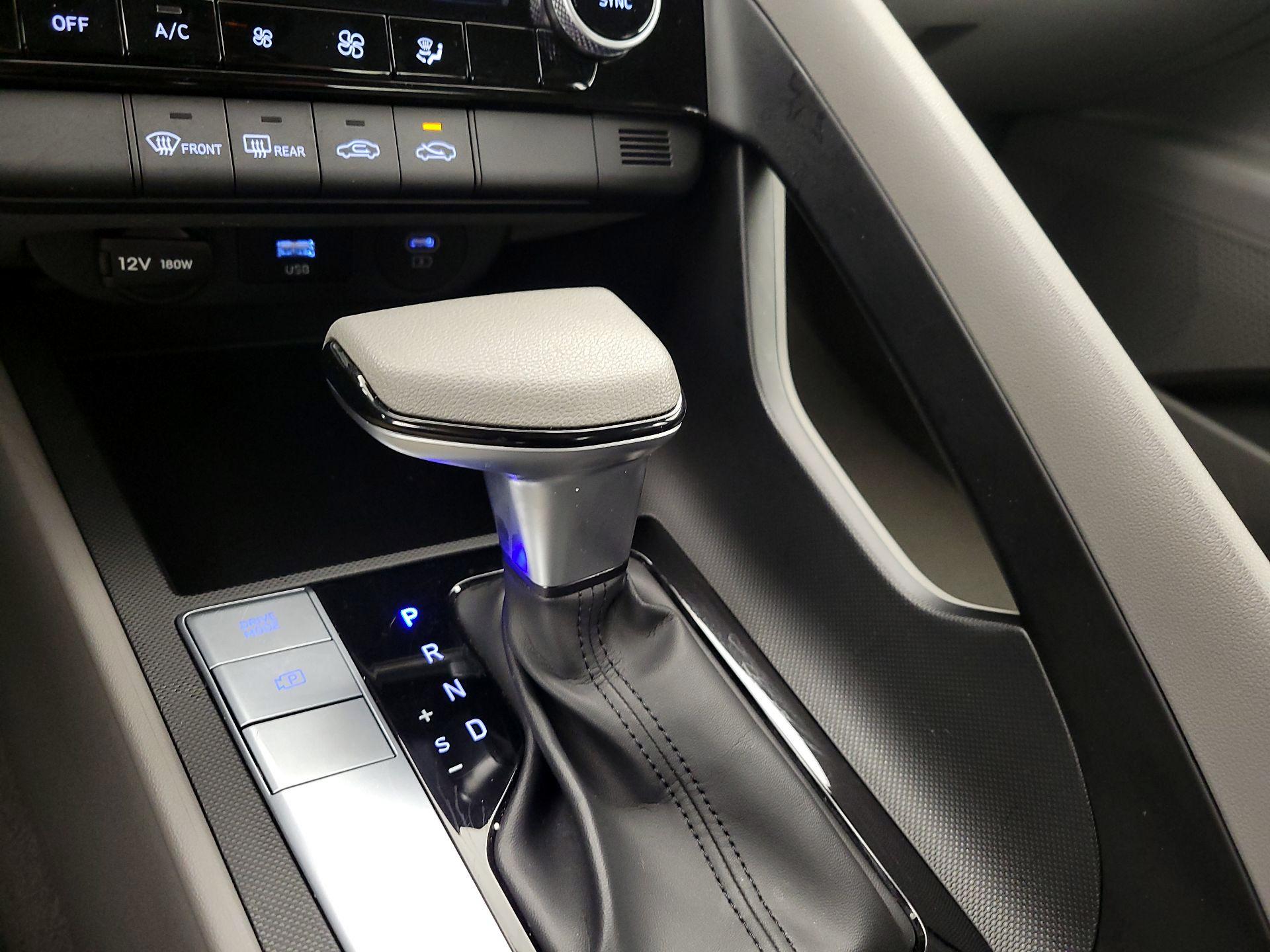 Thumbnail: 2024 Hyundai Elantra - 18