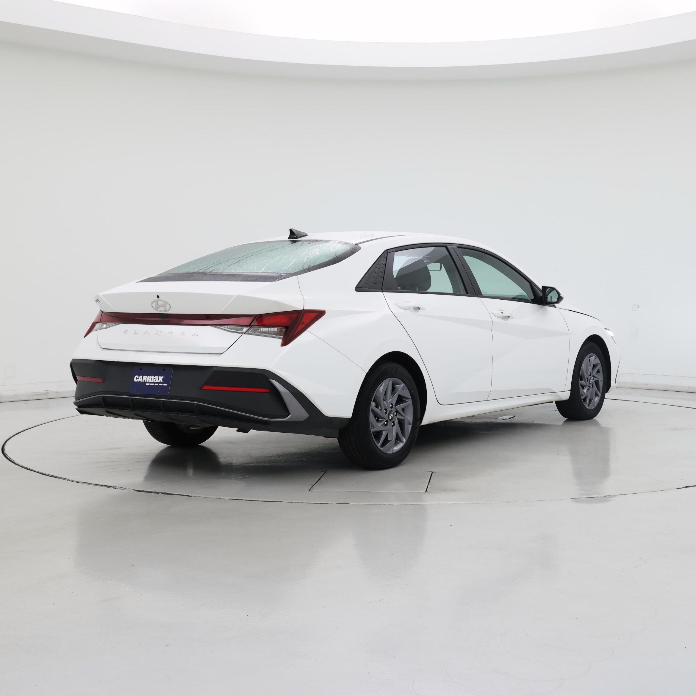 Thumbnail: 2024 Hyundai Elantra - 8