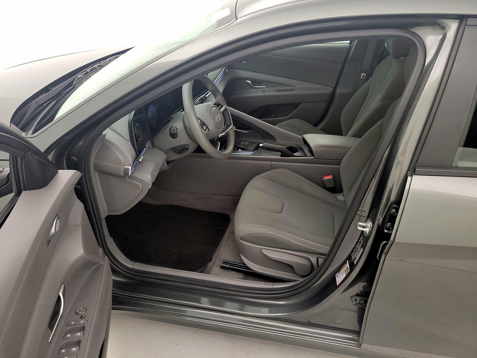 Thumbnail: 2024 Hyundai Elantra - 11