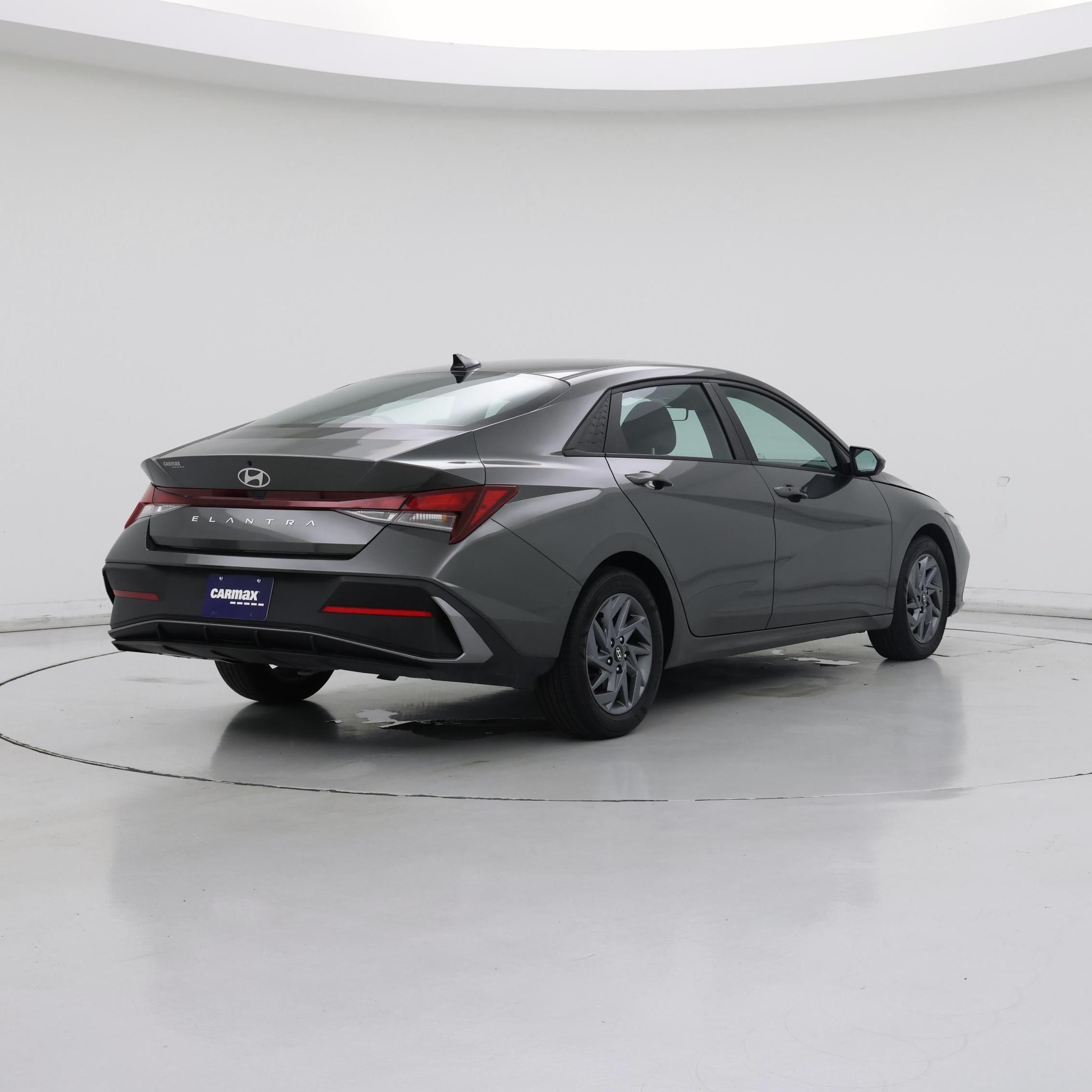 Thumbnail: 2024 Hyundai Elantra - 8