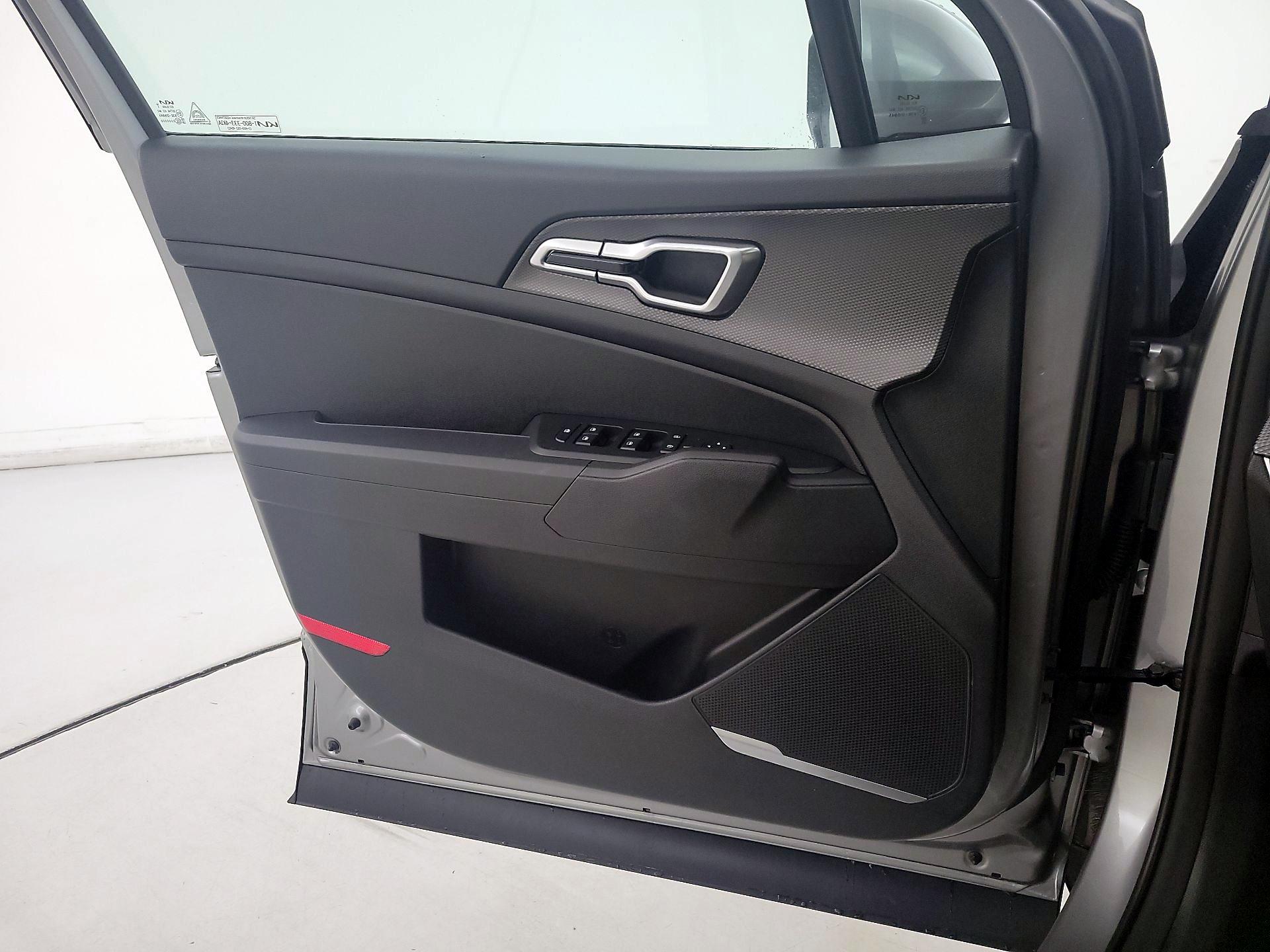 Thumbnail: 2023 Kia Sportage - 12