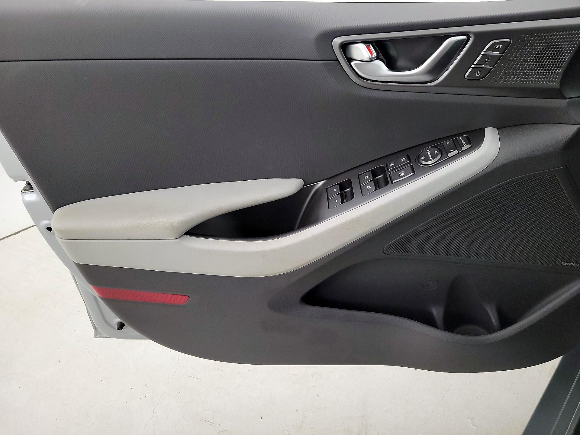Thumbnail: 2022 Hyundai Ioniq - 12