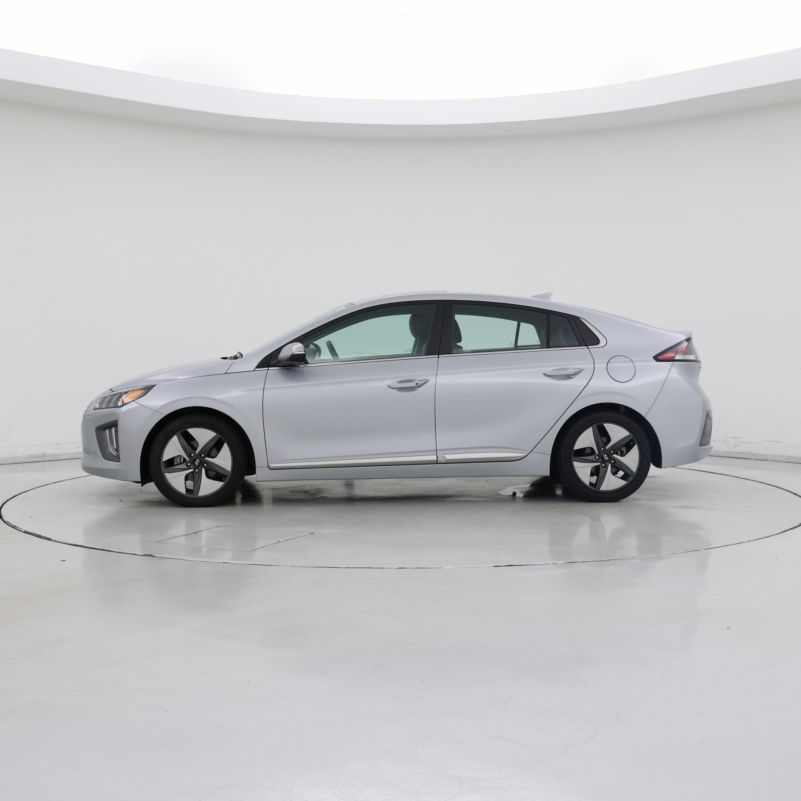 Thumbnail: 2022 Hyundai Ioniq - 3